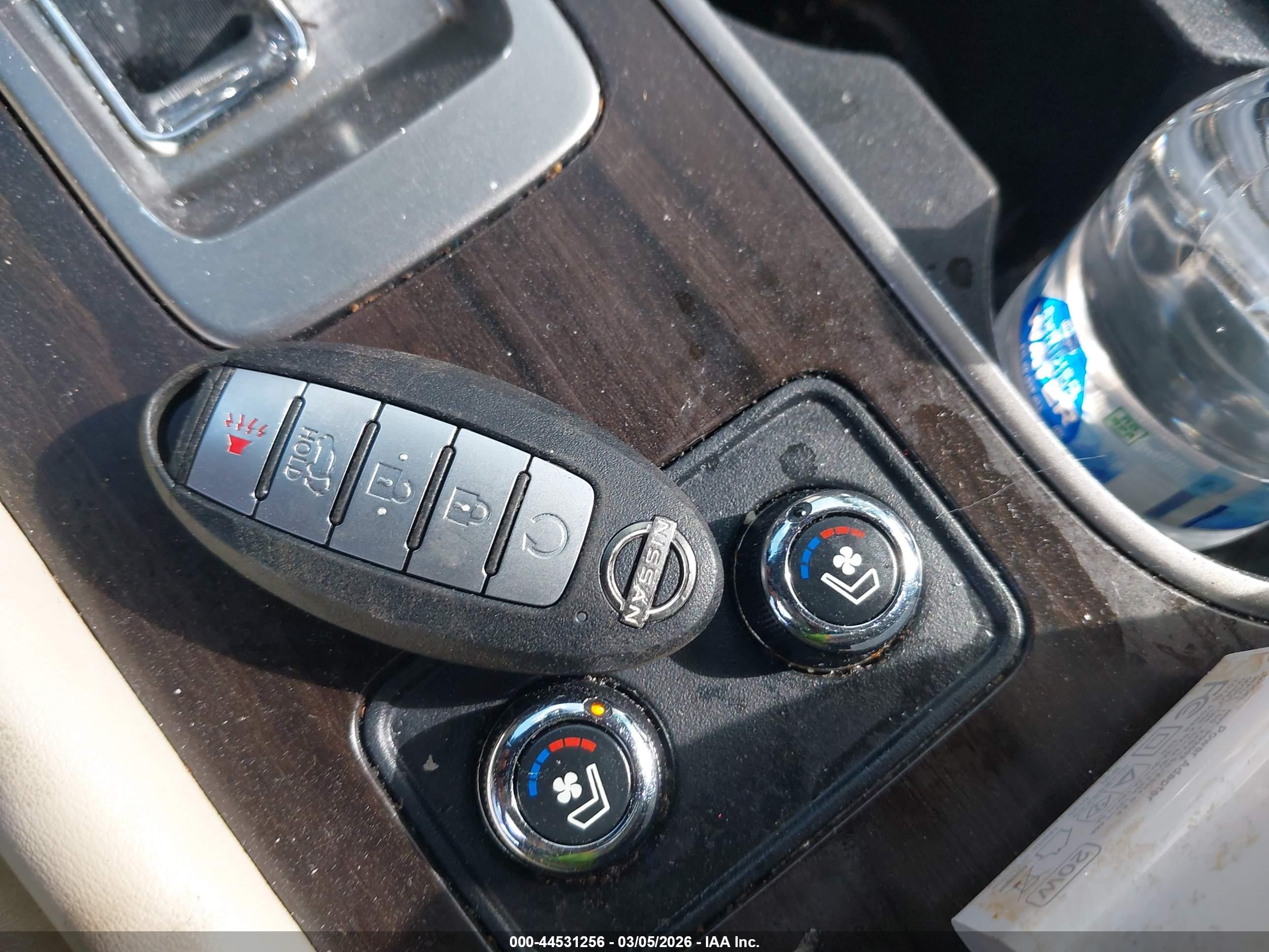 NISSAN MURANO image 11