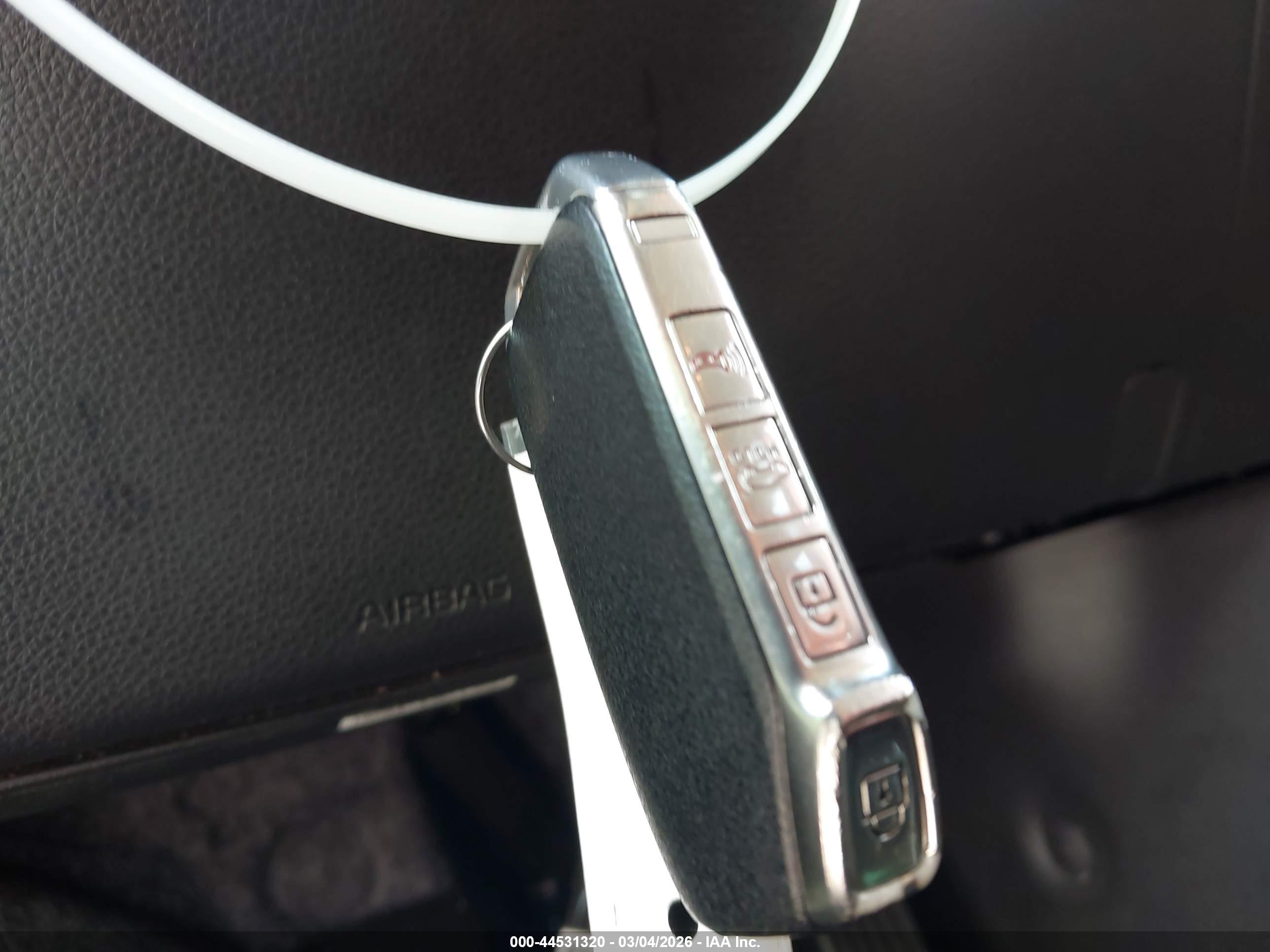 KIA CARNIVAL image 11