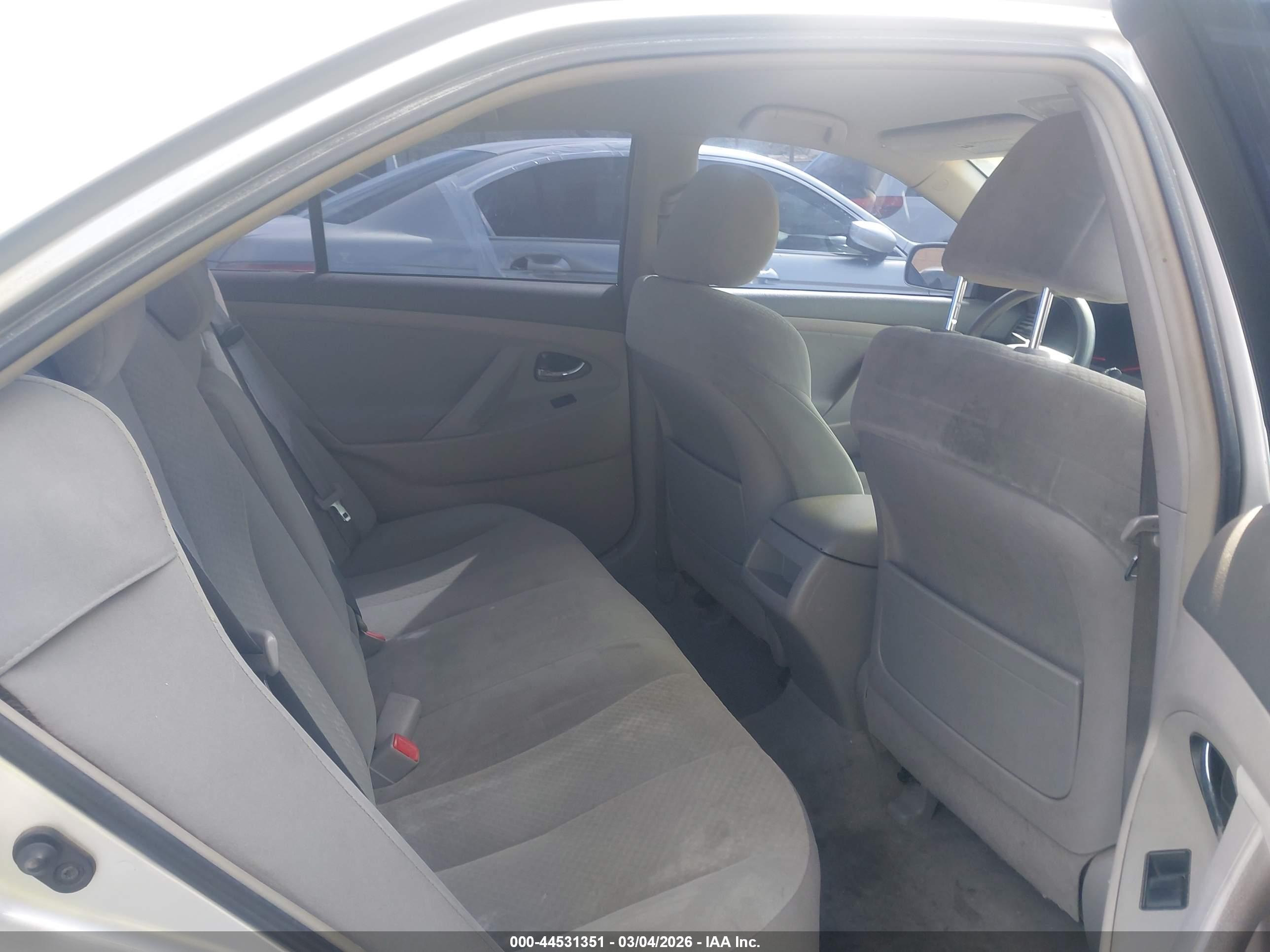 TOYOTA CAMRY image 8