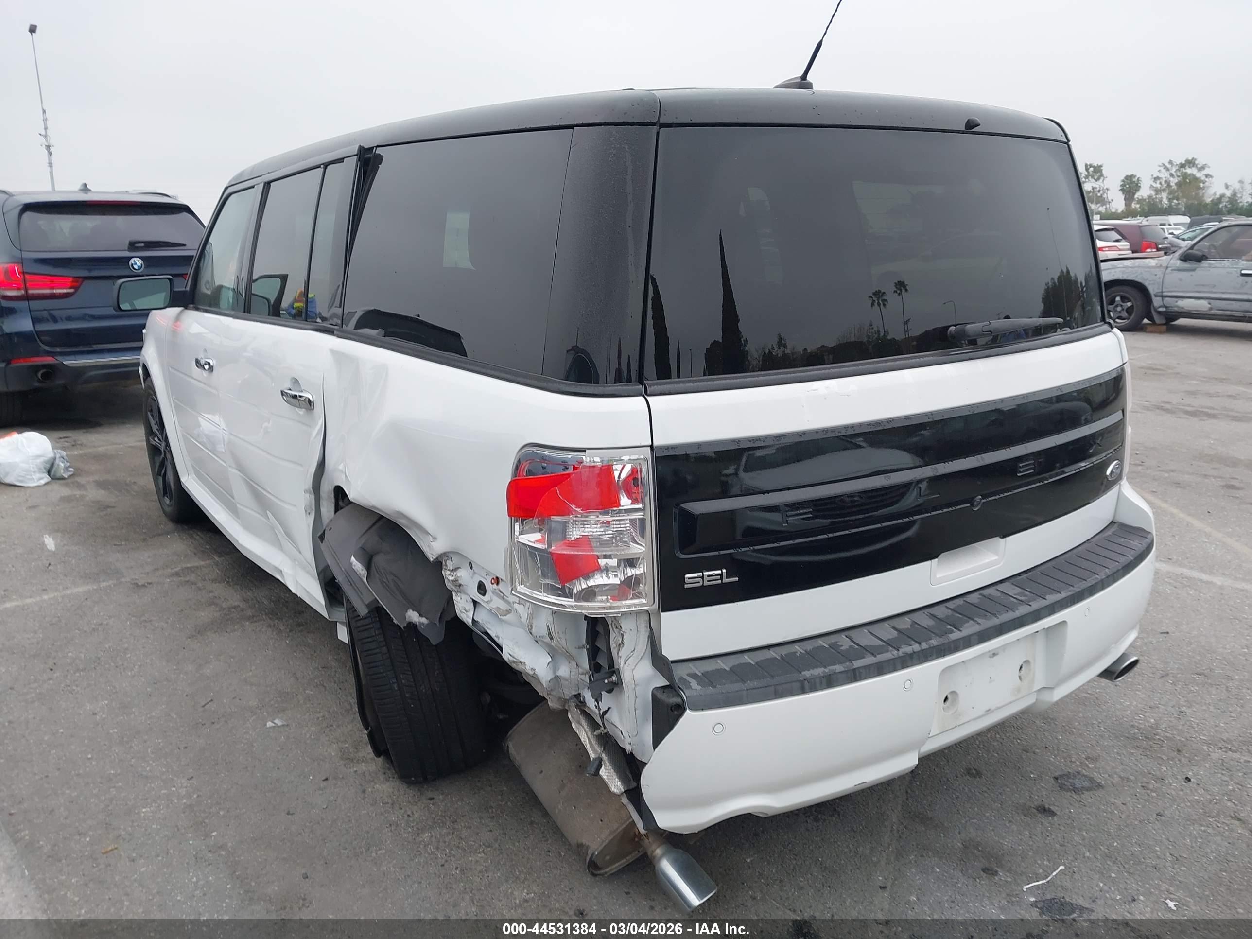 FORD FLEX image 3