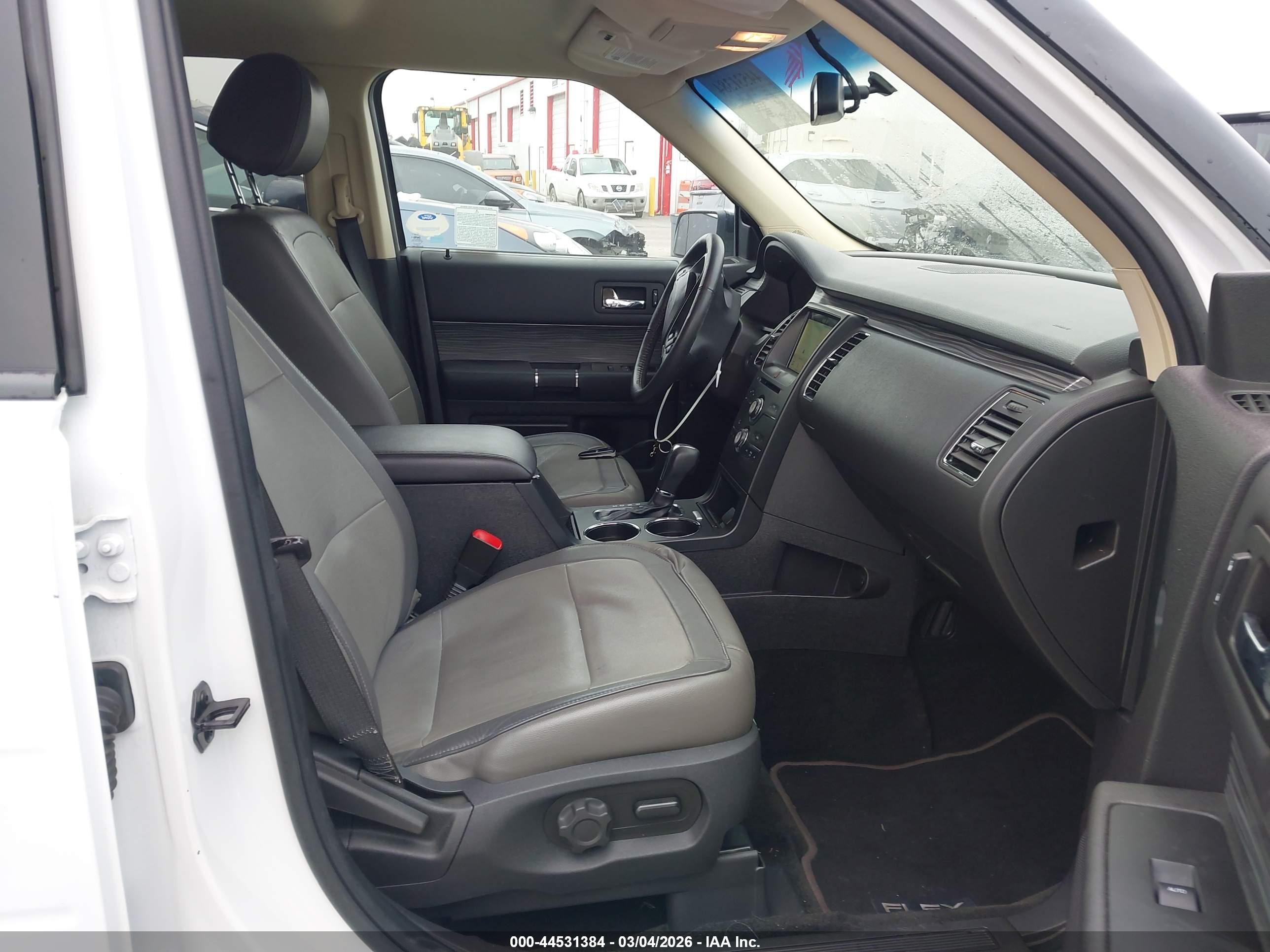 FORD FLEX image 5