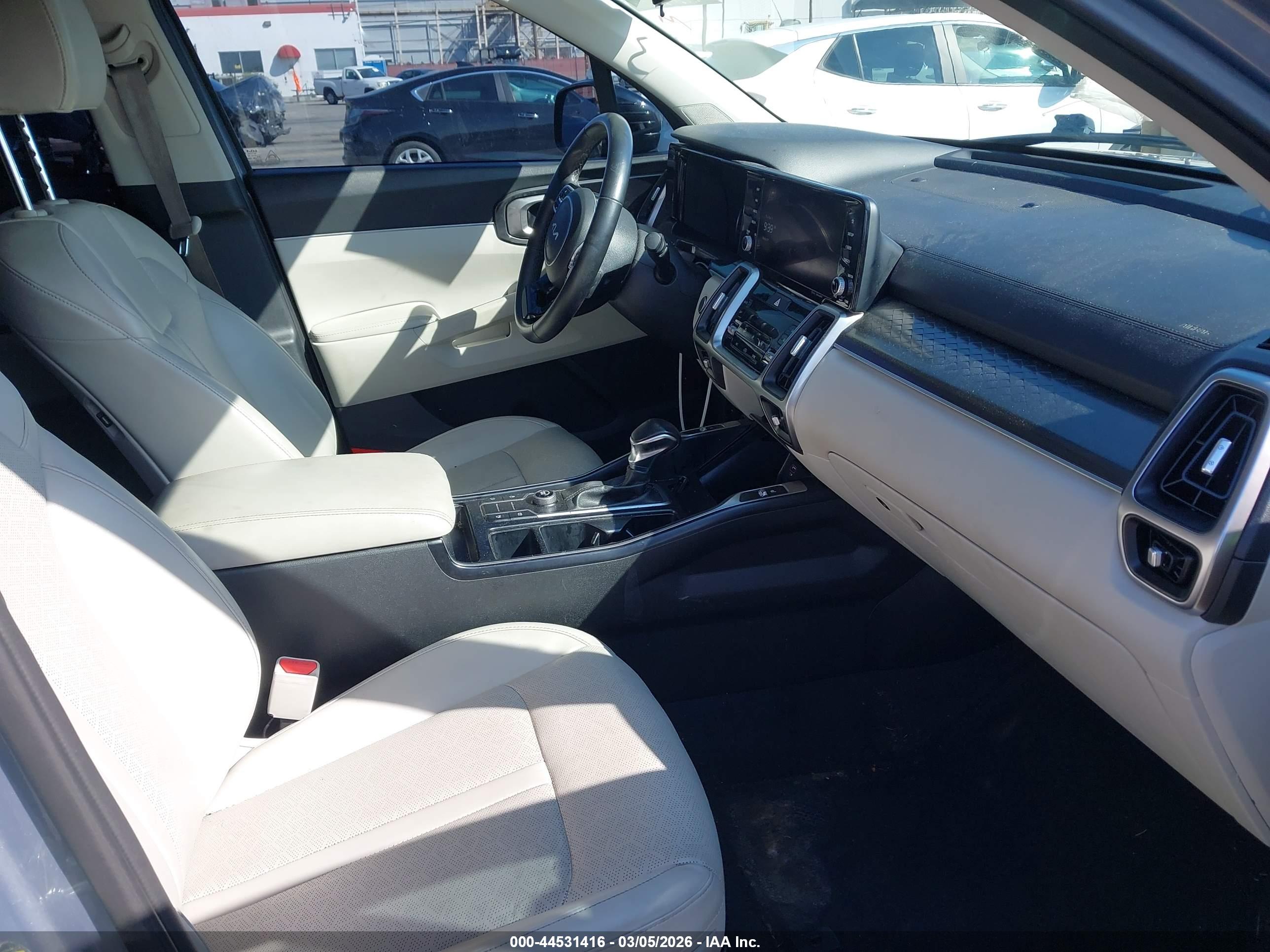 KIA SORENTO image 5