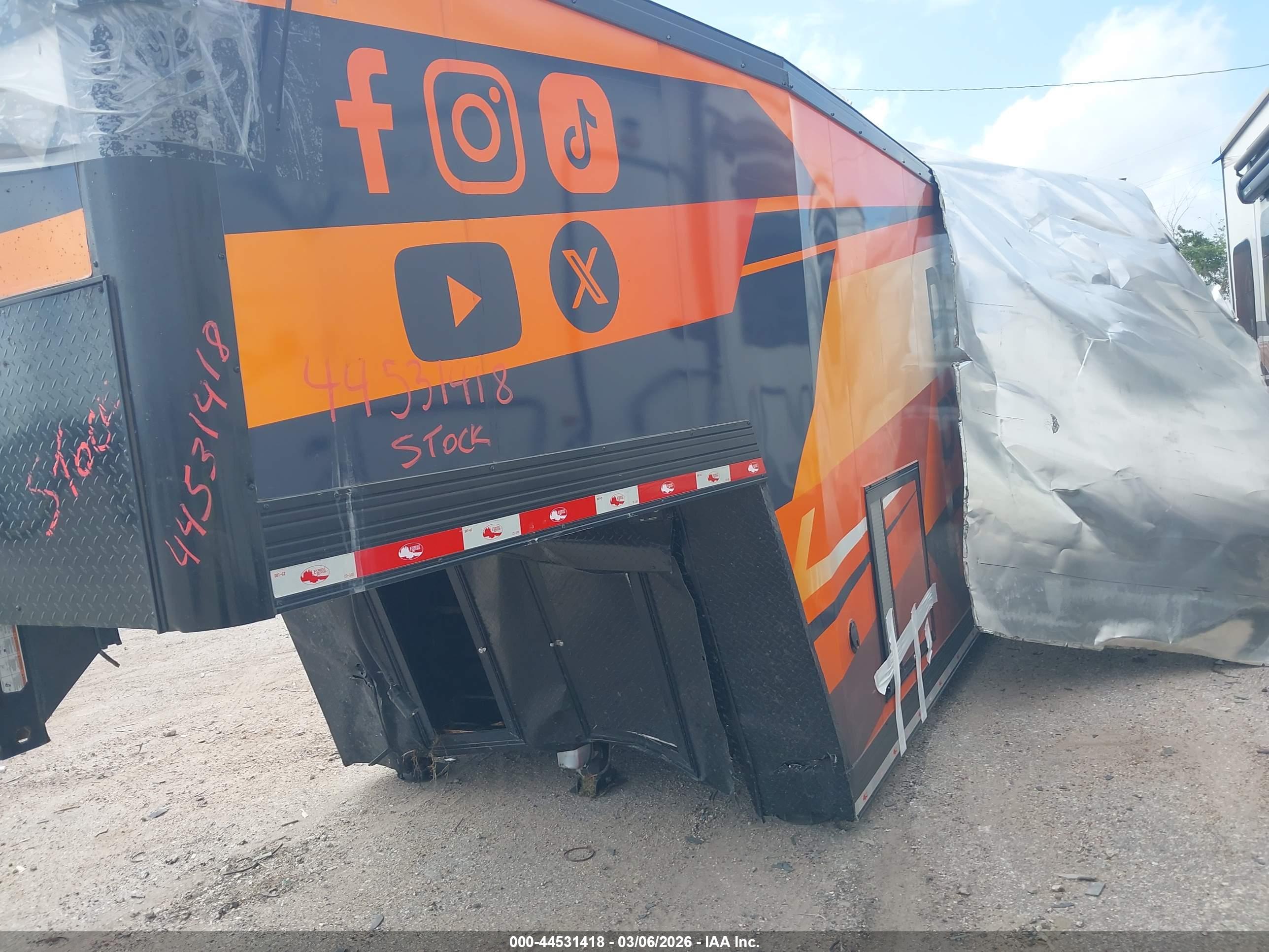UTILITY TRAILER image 6