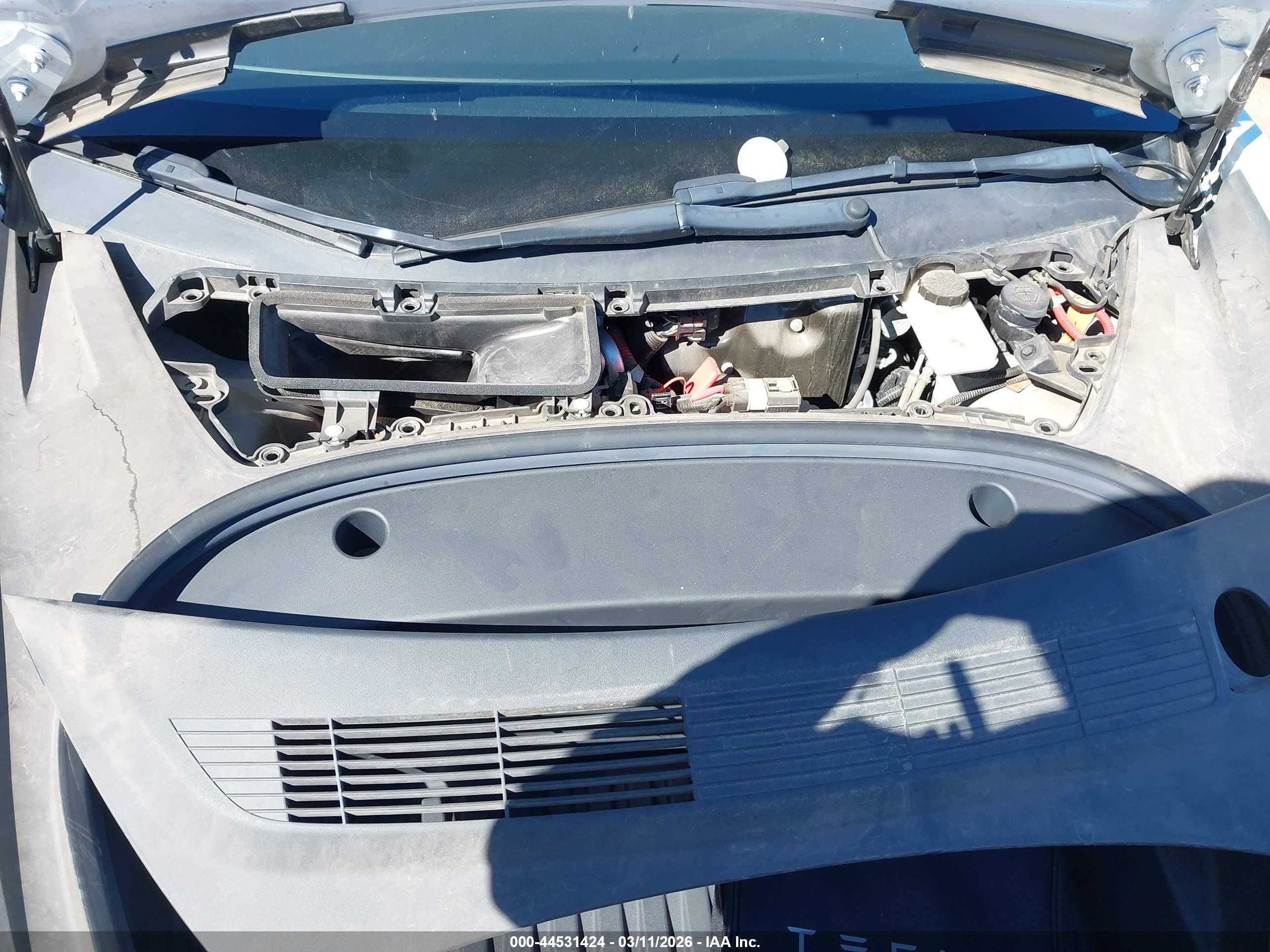 TESLA MODEL image 10