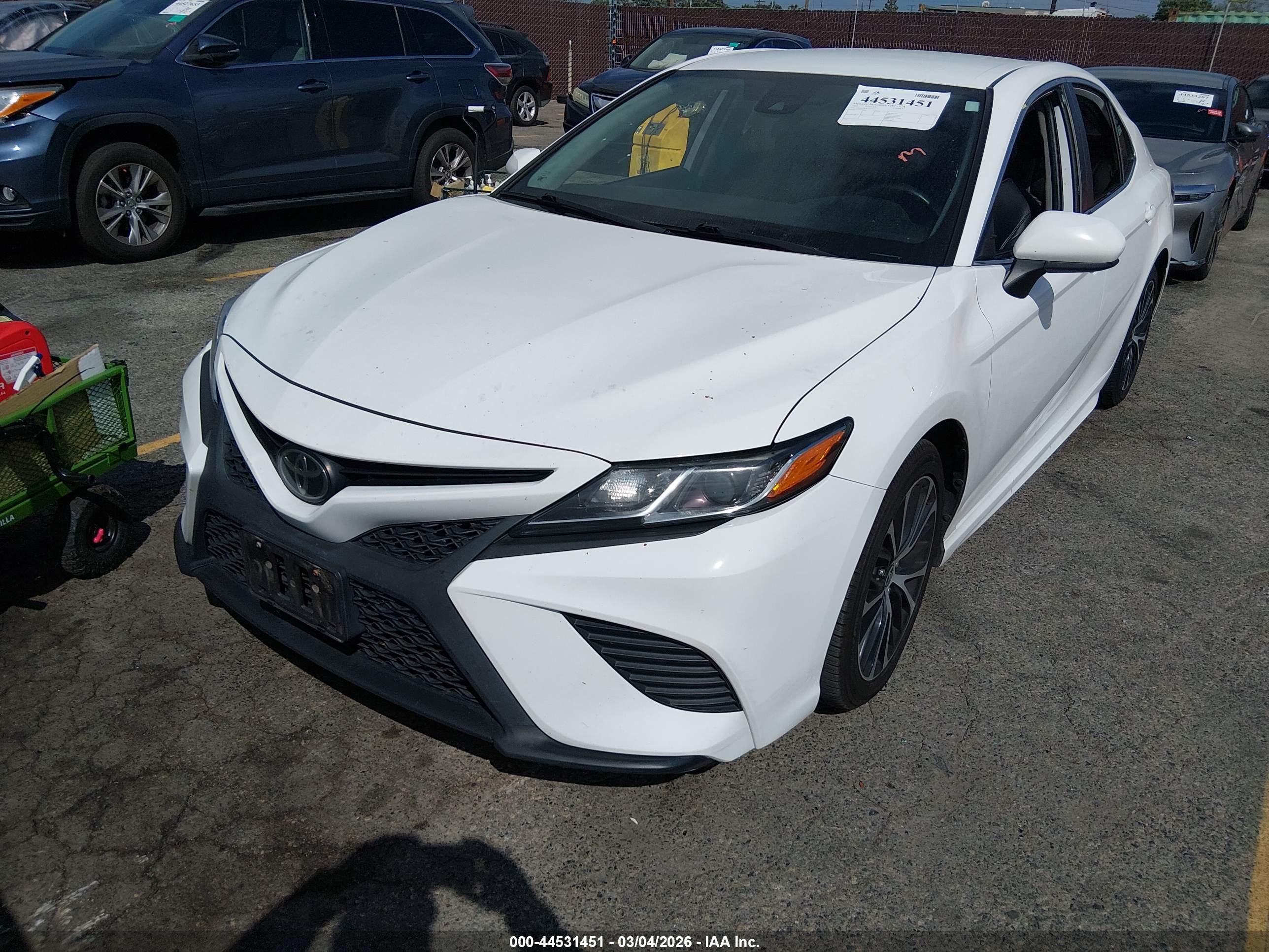 TOYOTA CAMRY image 2