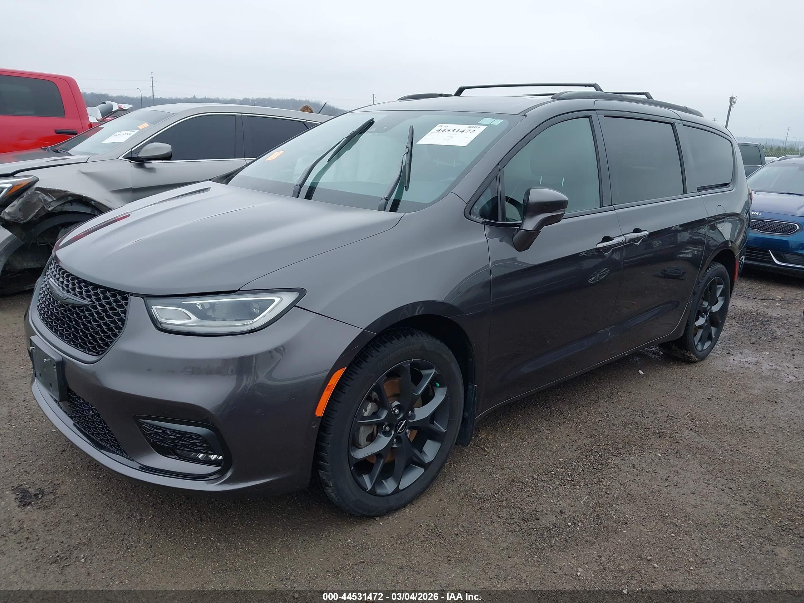 CHRYSLER PACIFICA image 2