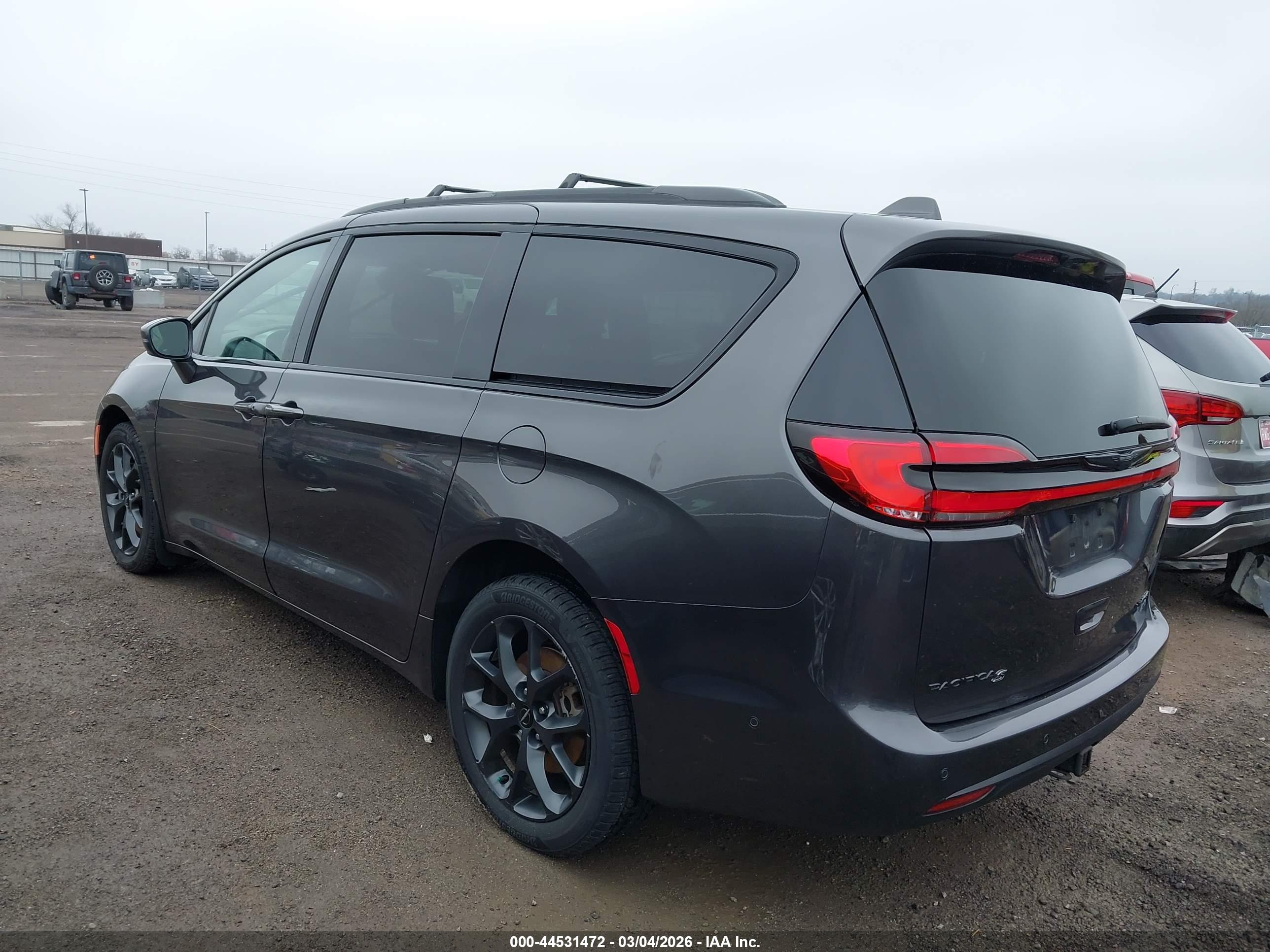 CHRYSLER PACIFICA image 3