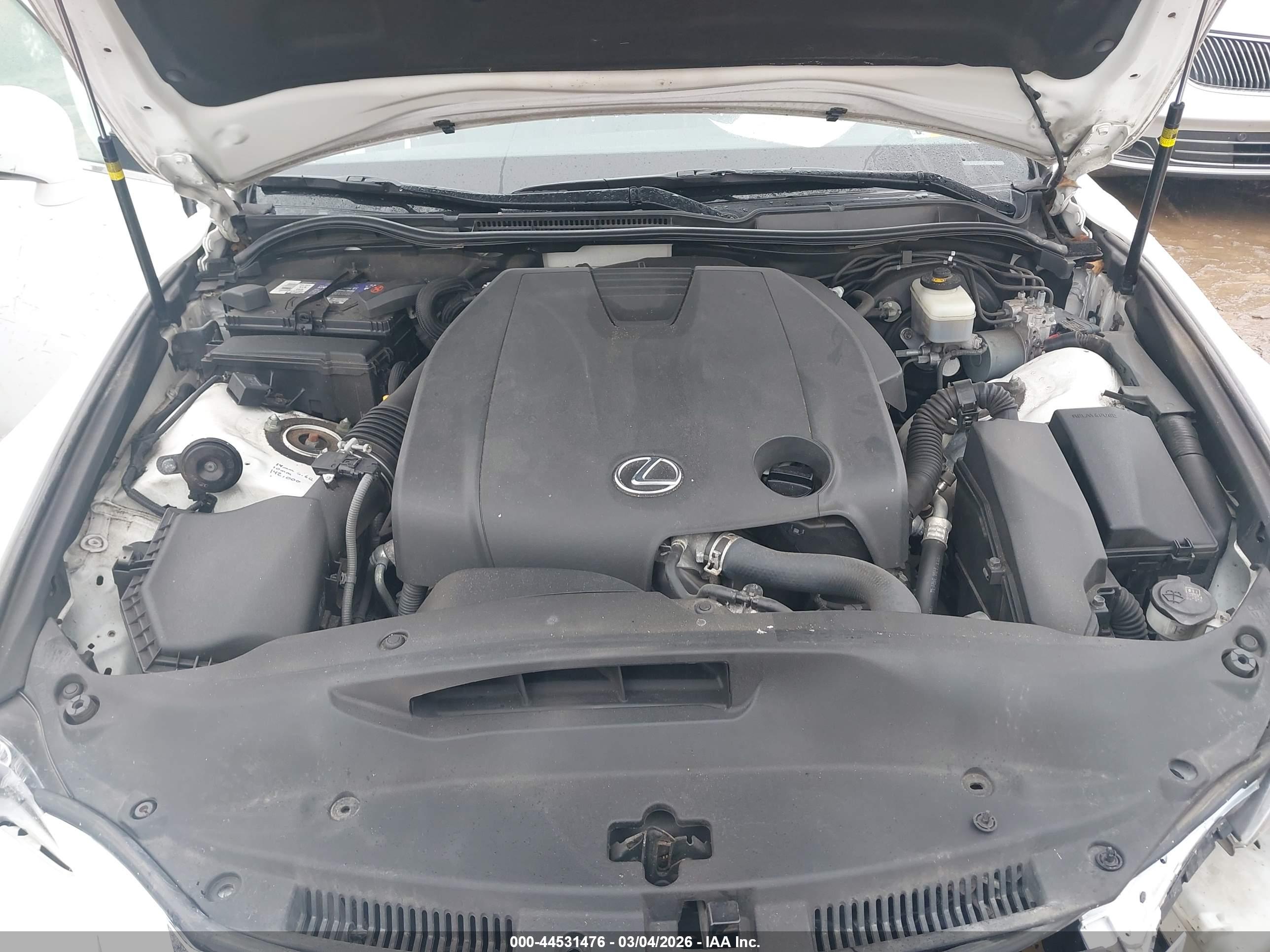 LEXUS IS image 10