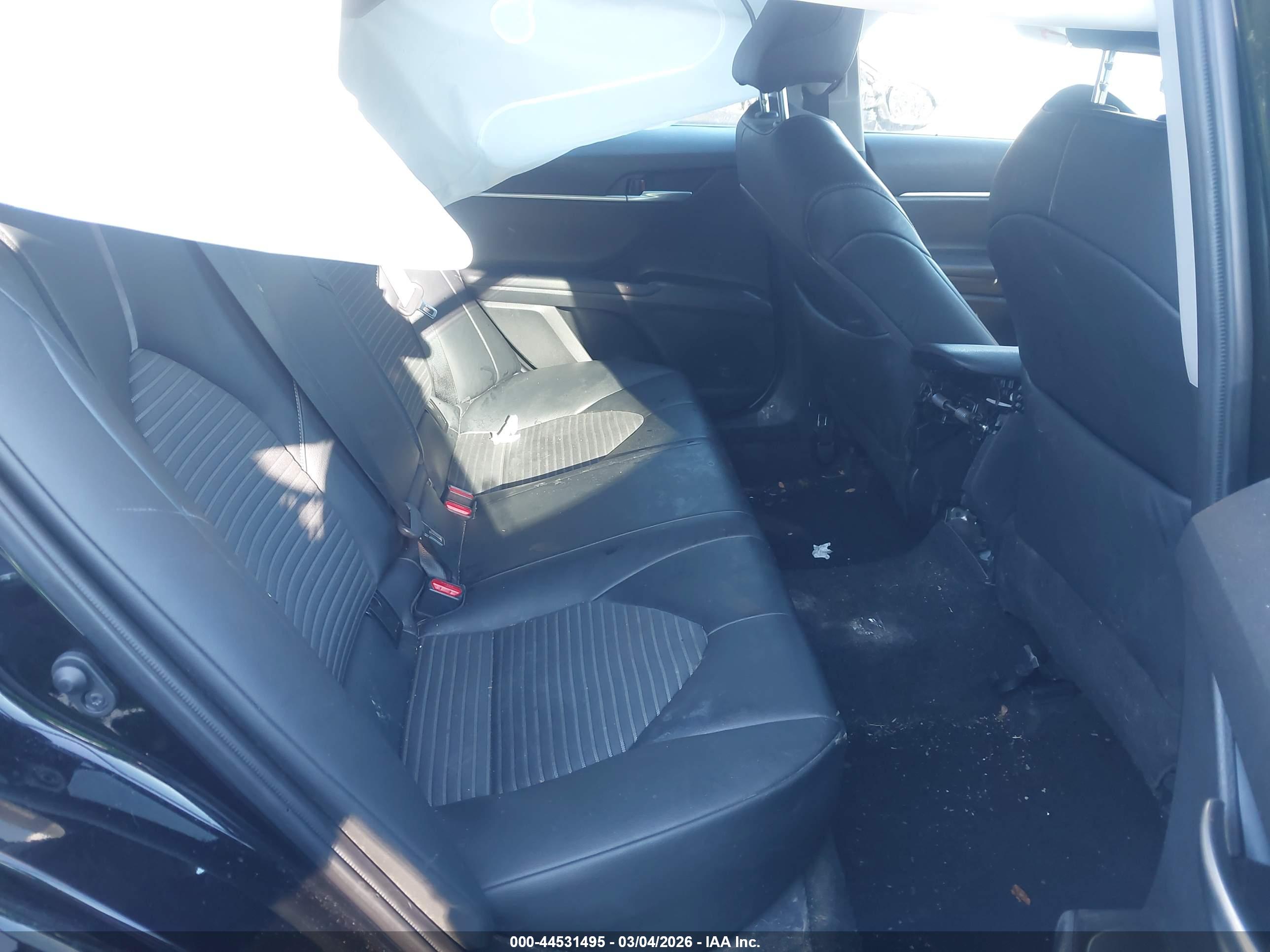 TOYOTA CAMRY image 8