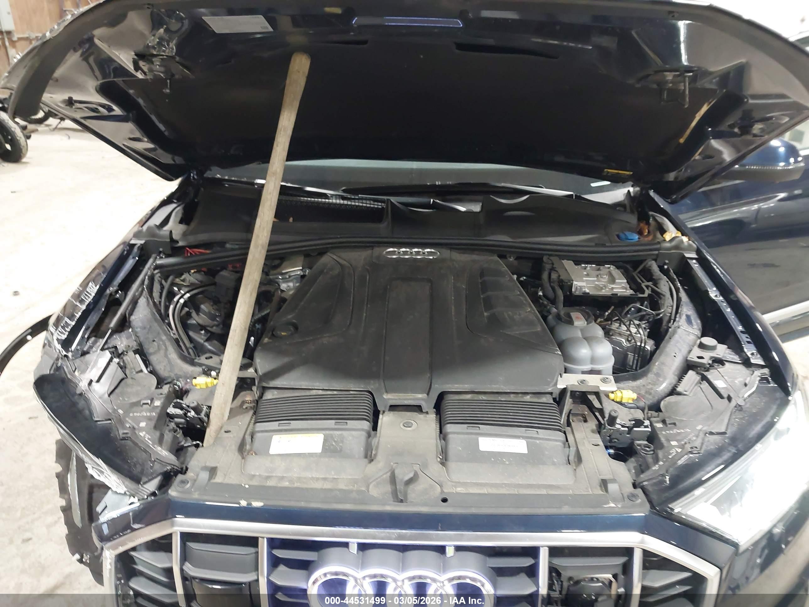 AUDI Q7 image 10