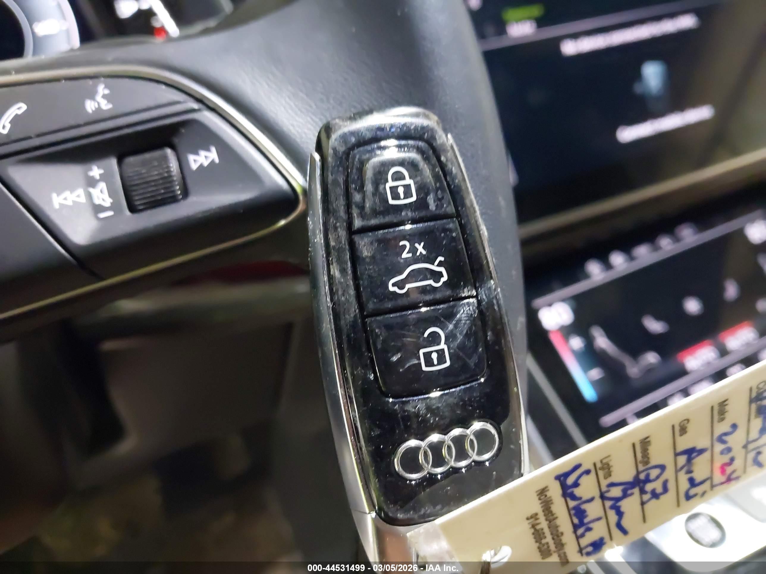 AUDI Q7 image 11