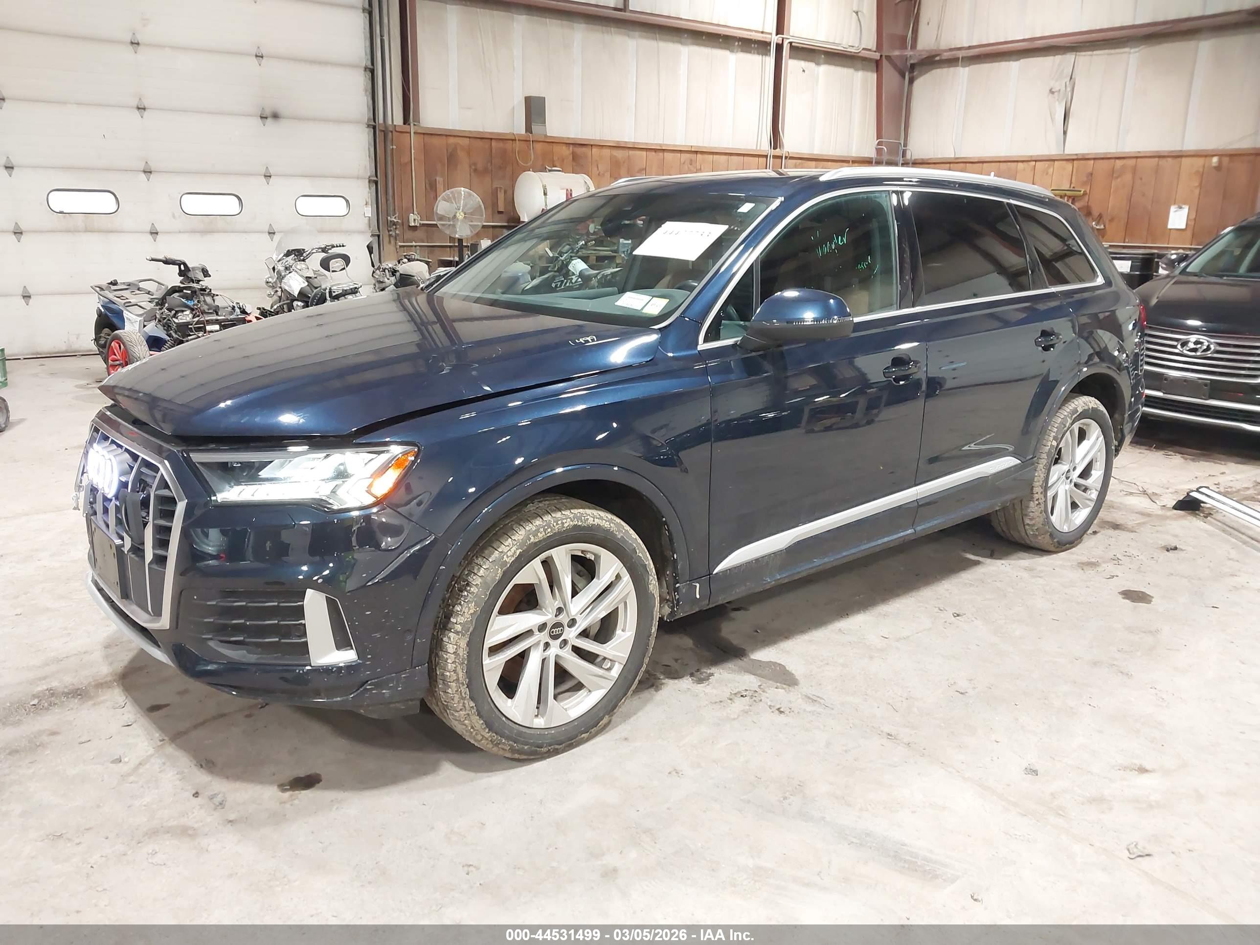 AUDI Q7 image 2