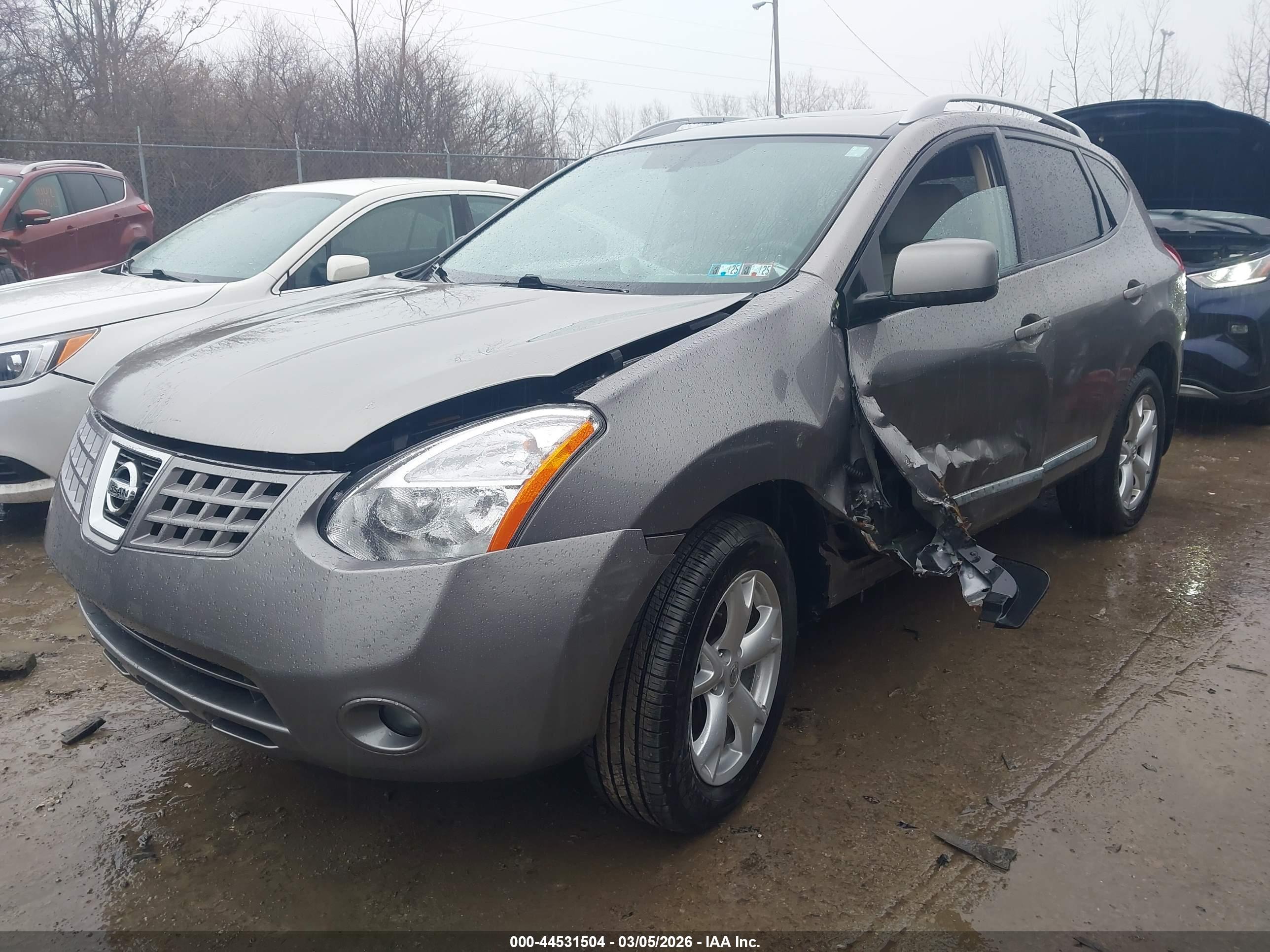 NISSAN ROGUE image 2