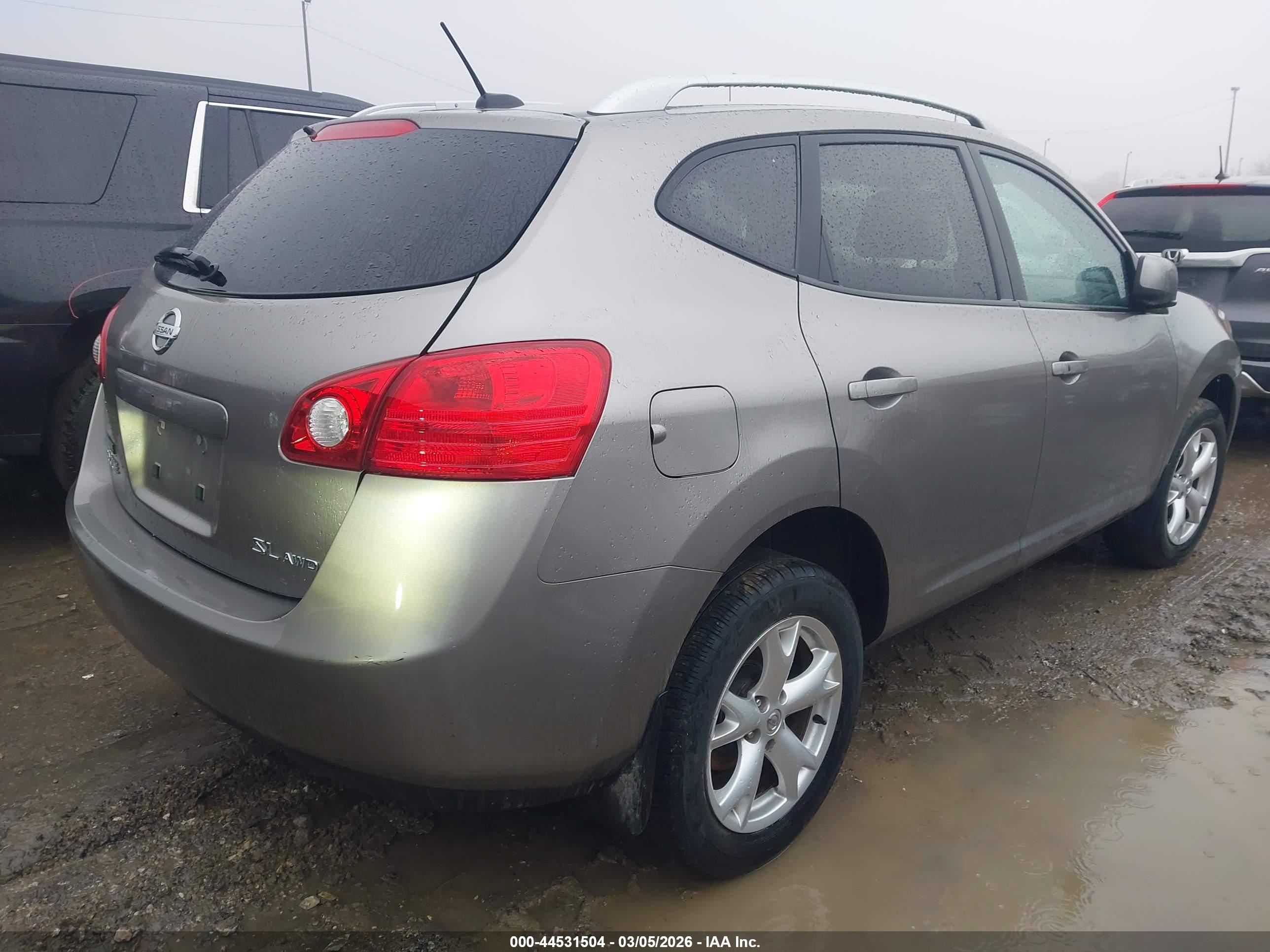 NISSAN ROGUE image 4