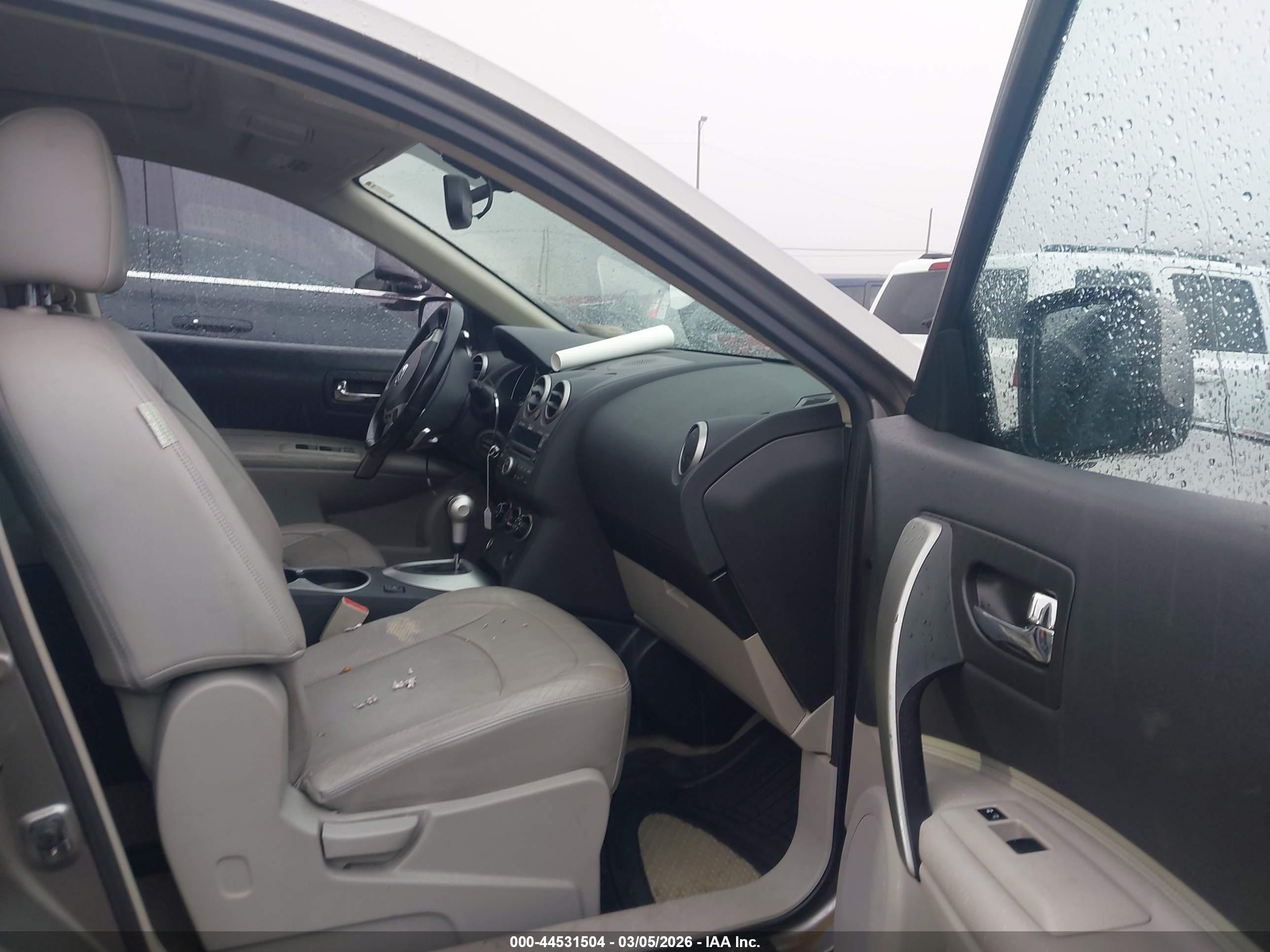 NISSAN ROGUE image 5
