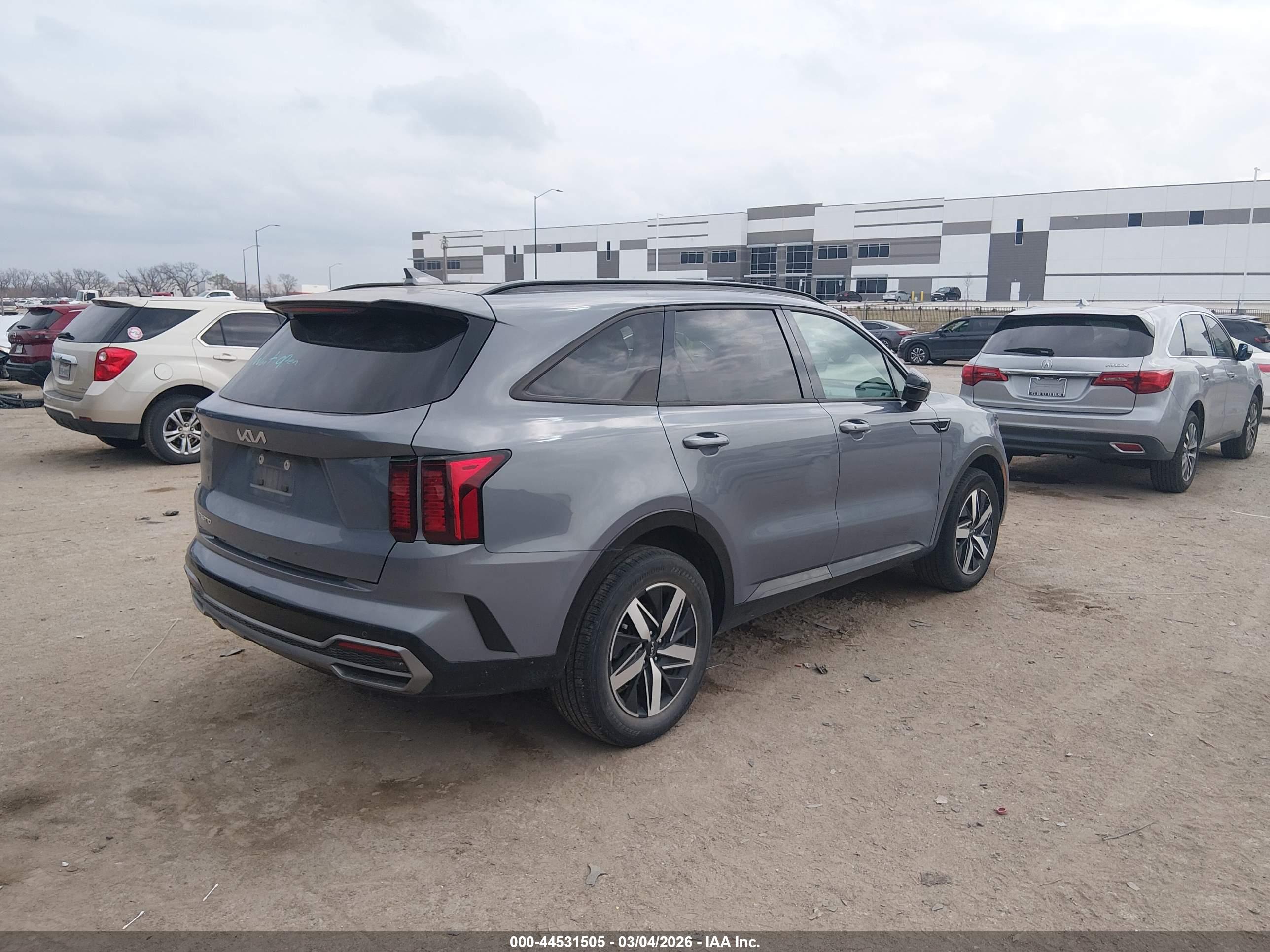 KIA SORENTO image 4
