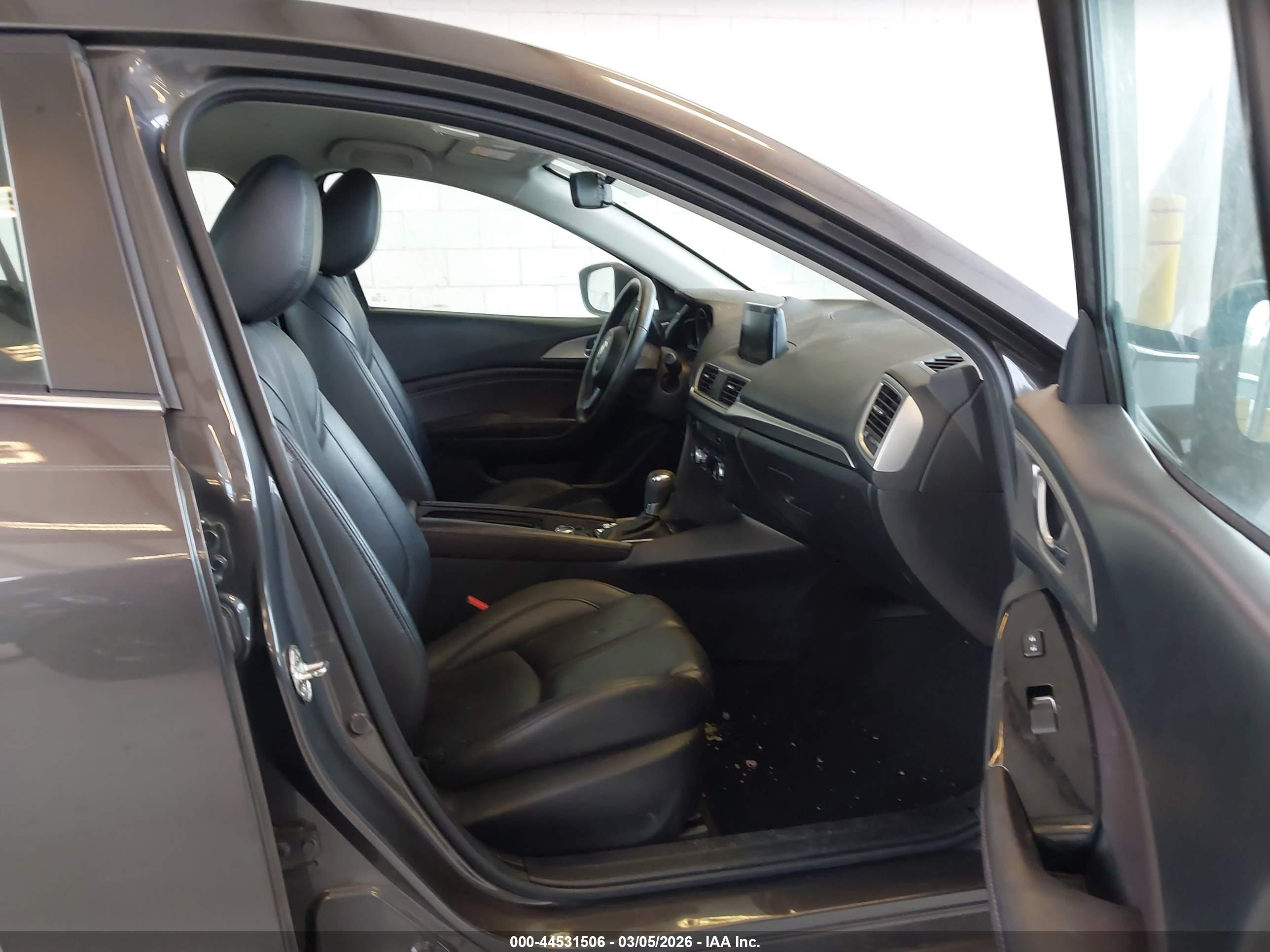 MAZDA MAZDA3 image 5