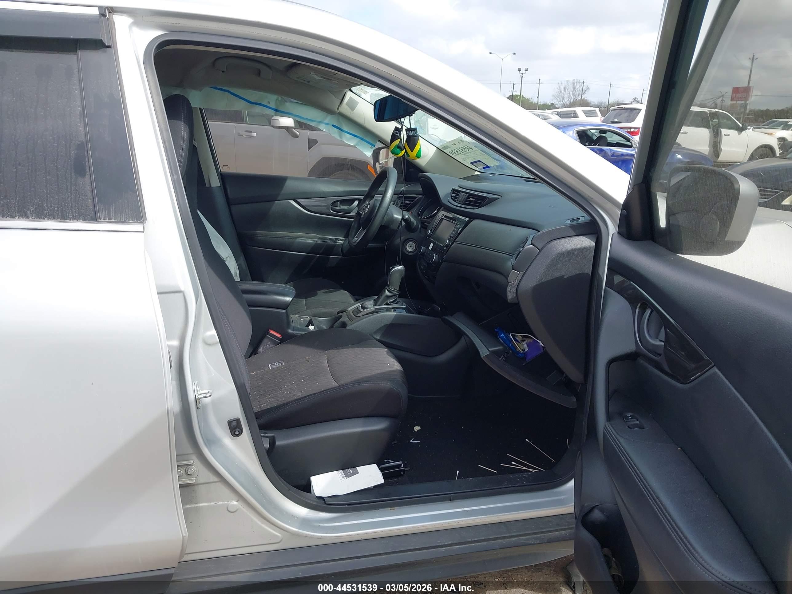 NISSAN ROGUE image 5