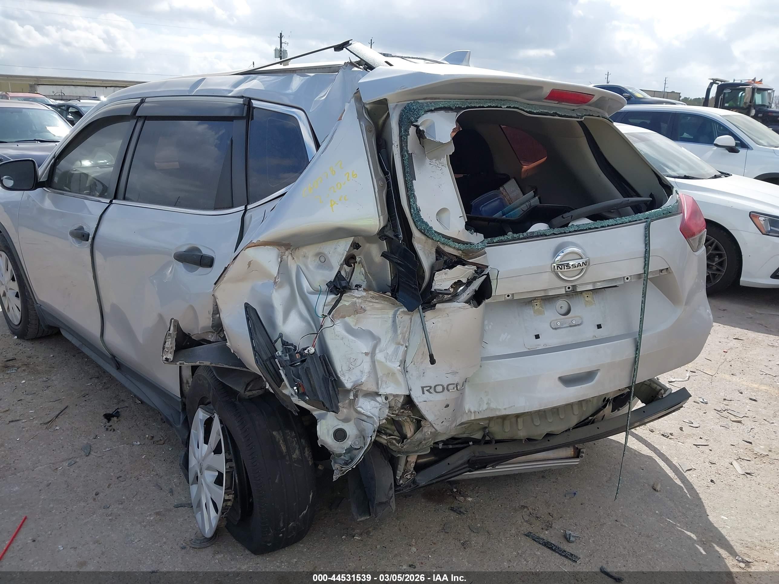 NISSAN ROGUE image 6