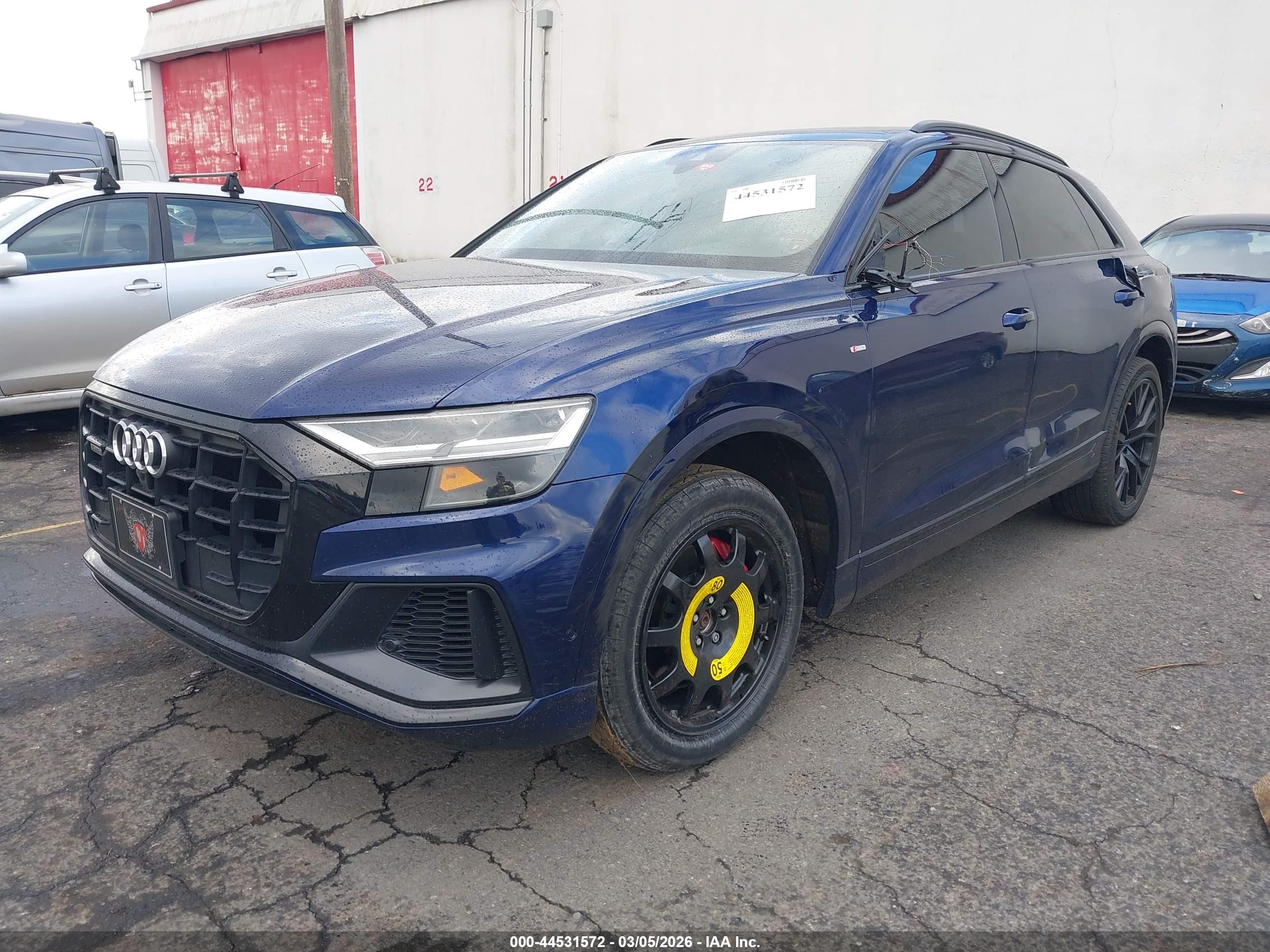 AUDI Q8 image 2