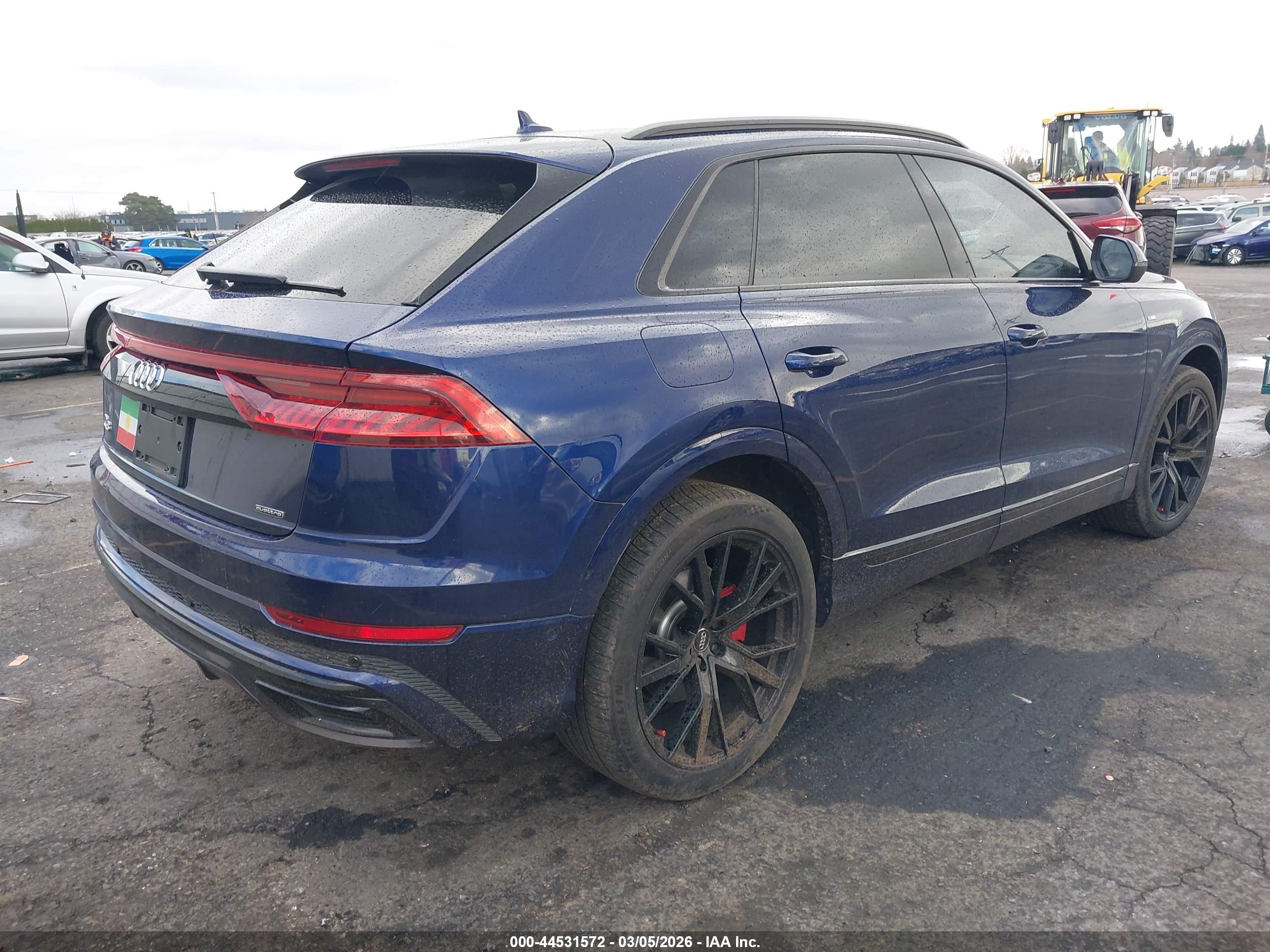 AUDI Q8 image 4