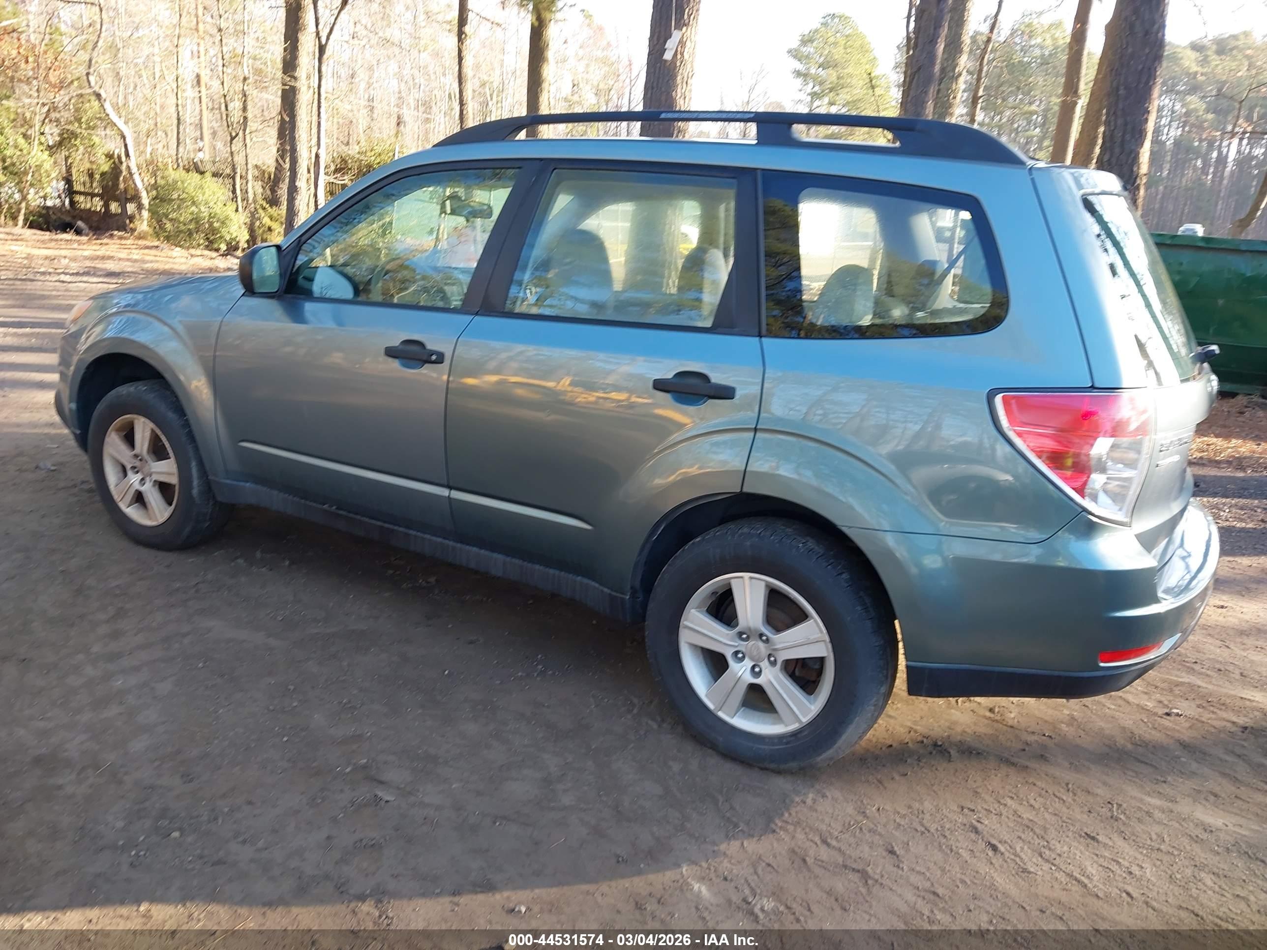 SUBARU FORESTER image 3