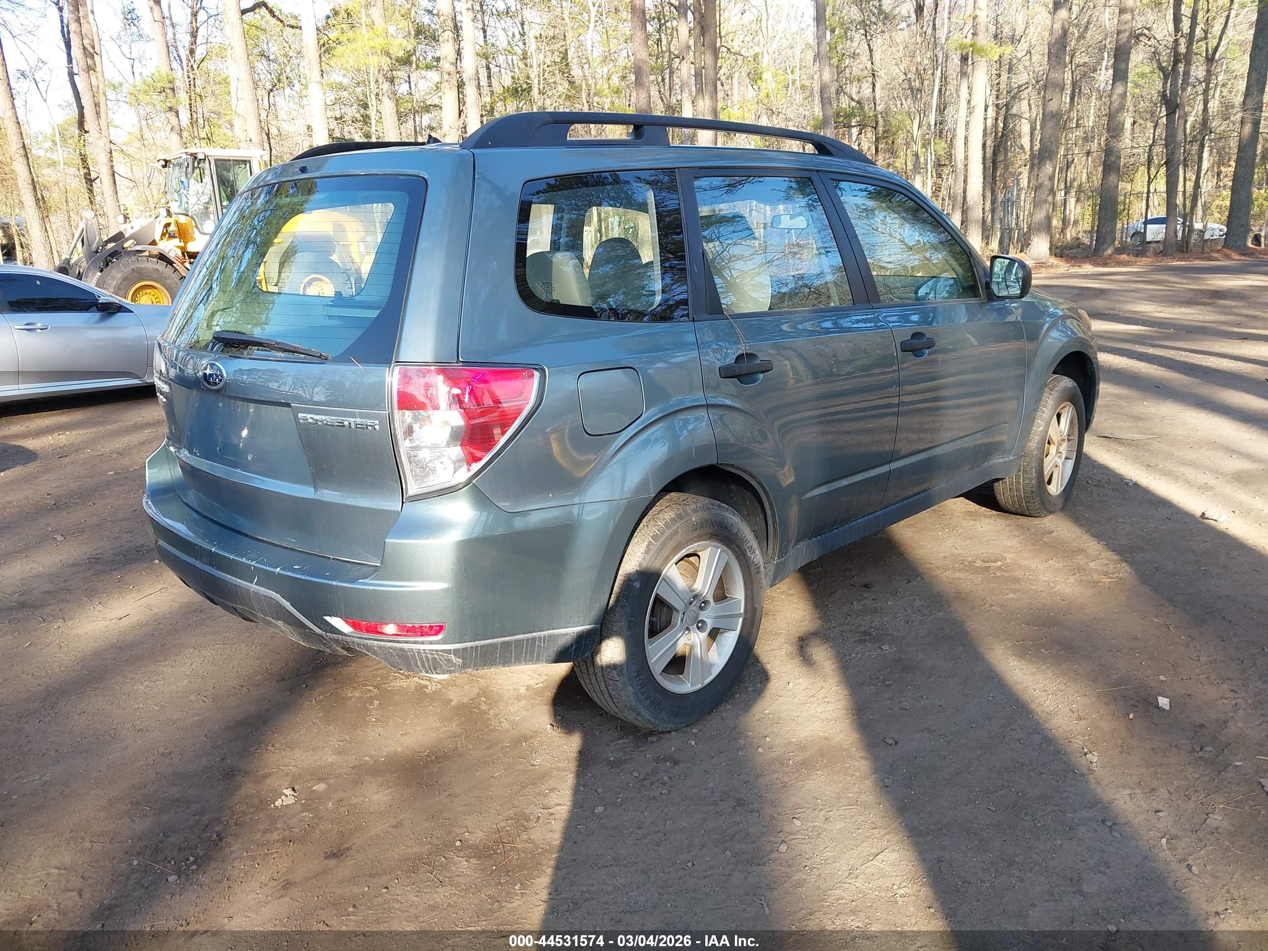 SUBARU FORESTER image 4