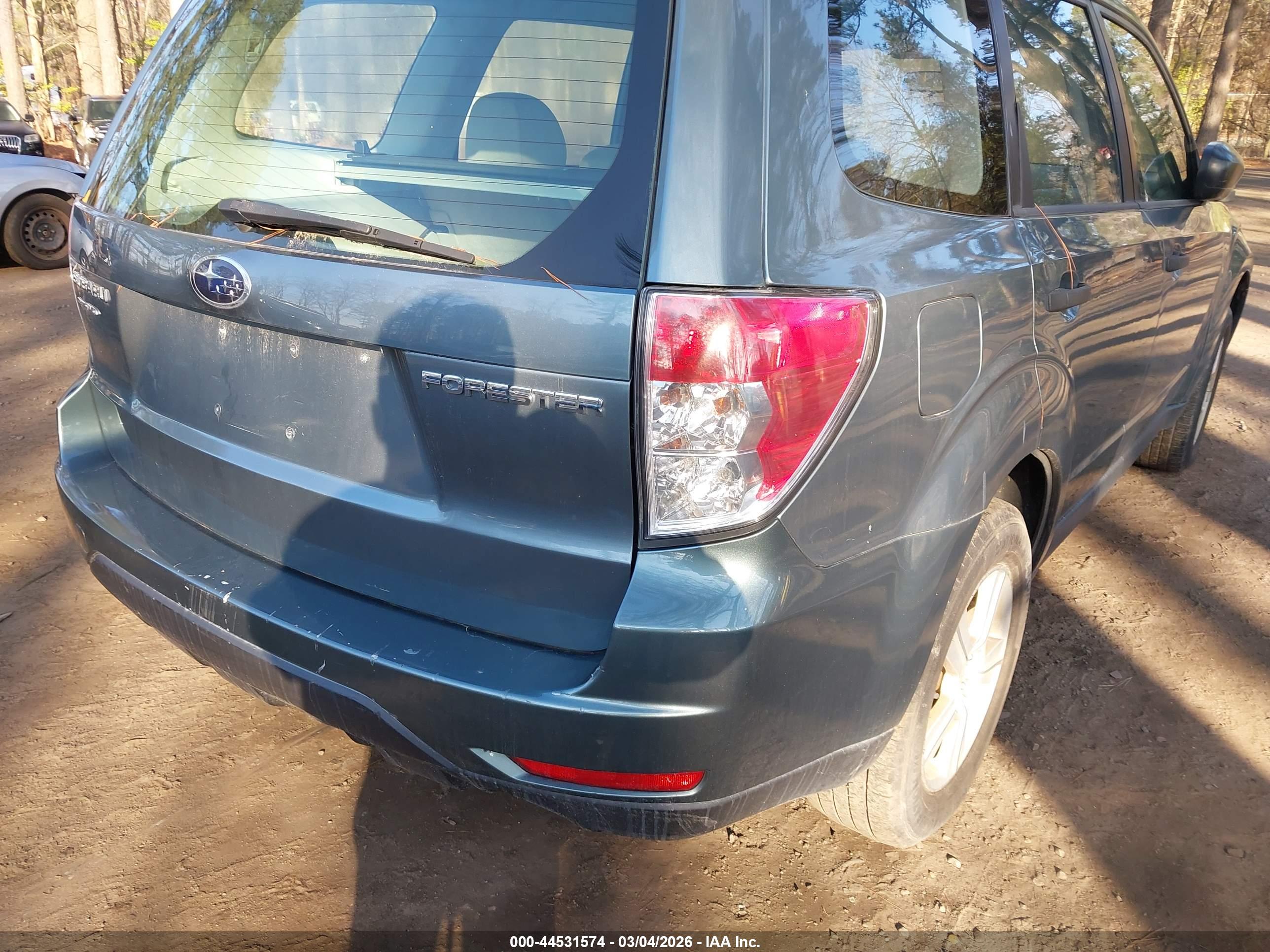 SUBARU FORESTER image 6