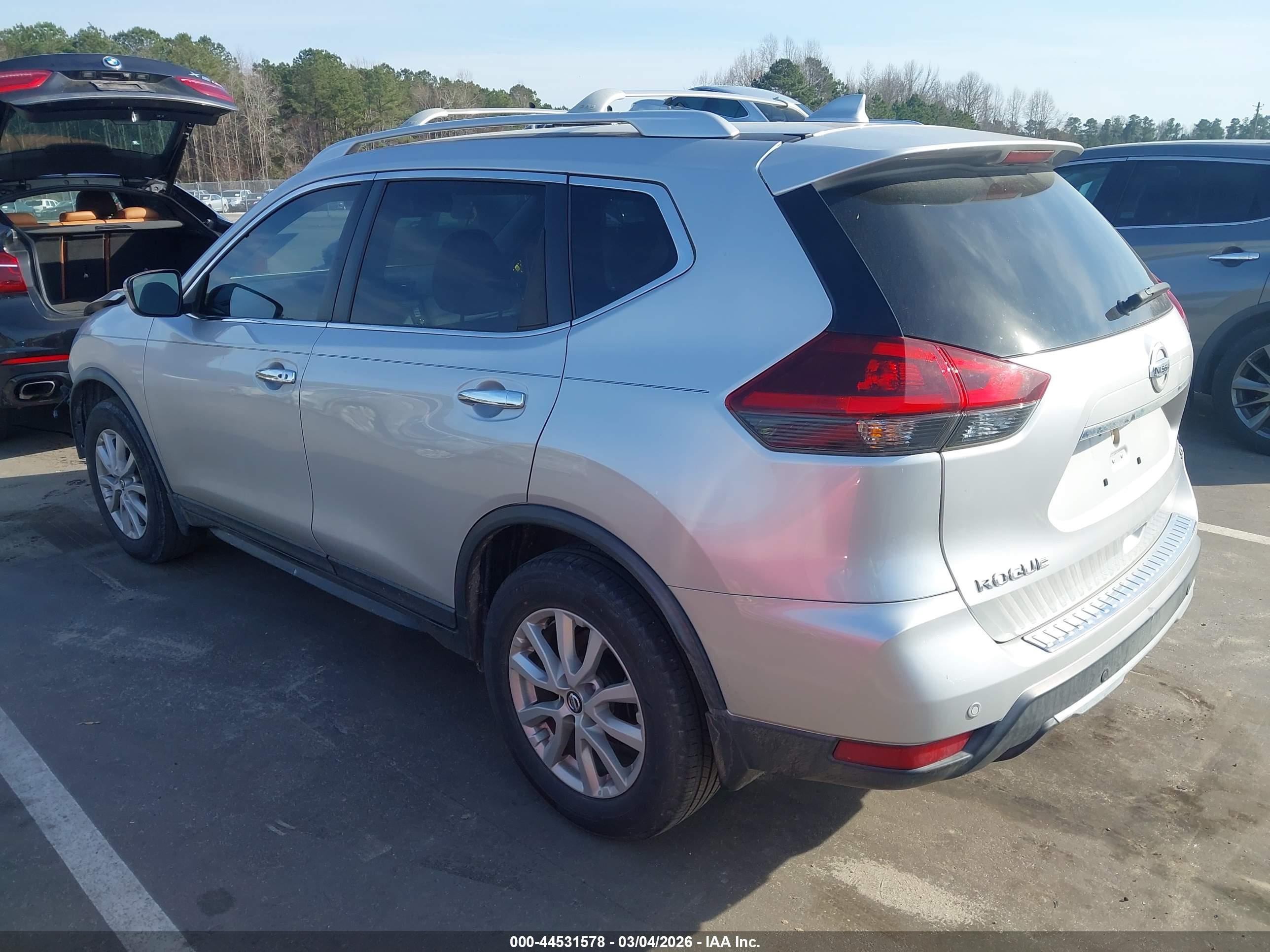 NISSAN ROGUE image 3