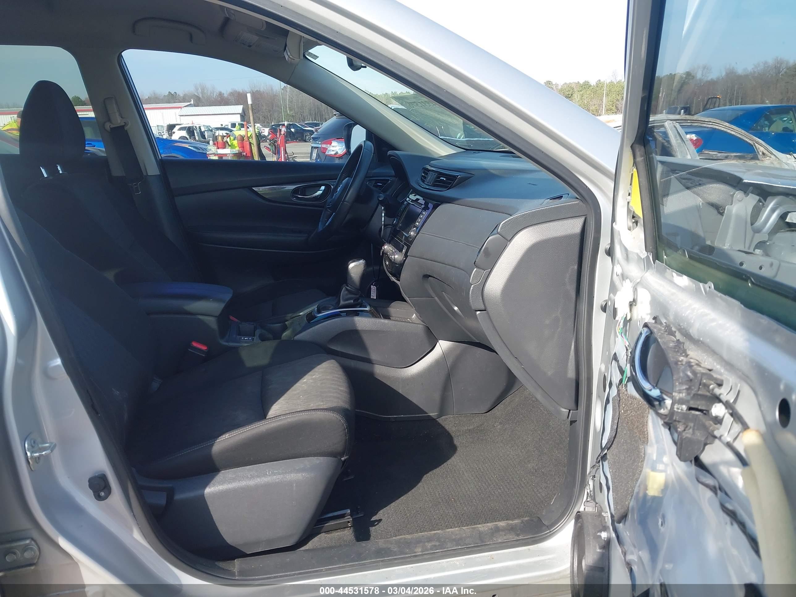 NISSAN ROGUE image 5