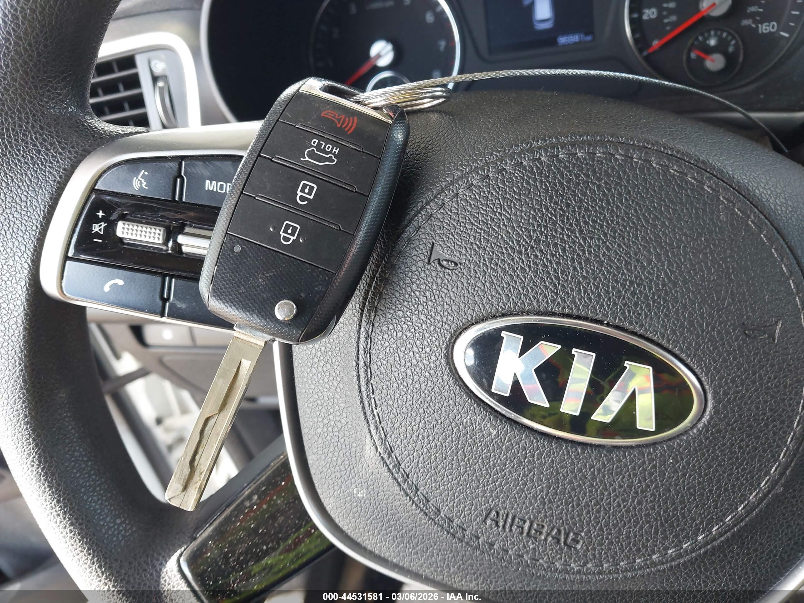 KIA SORENTO image 11