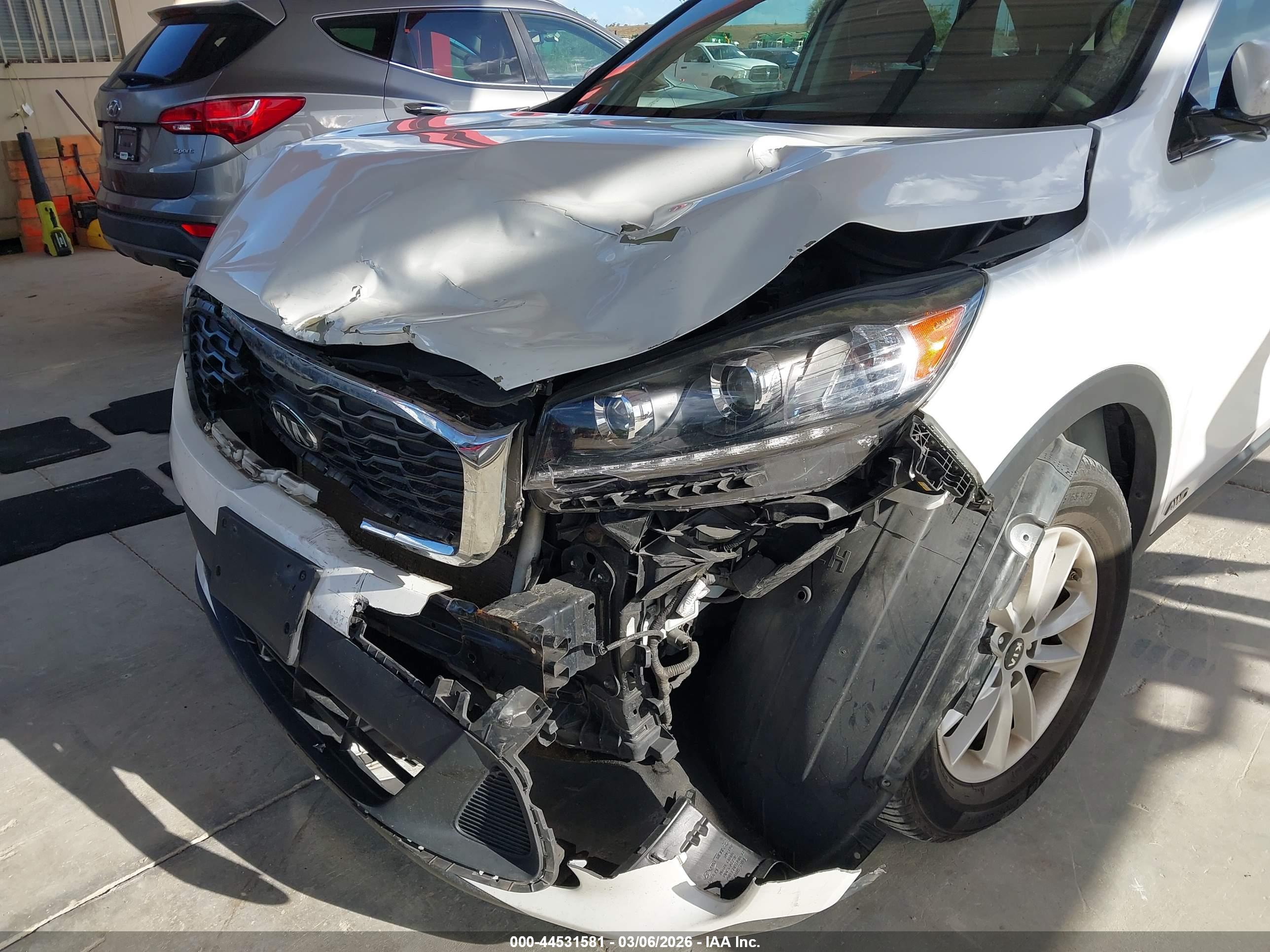 KIA SORENTO image 6