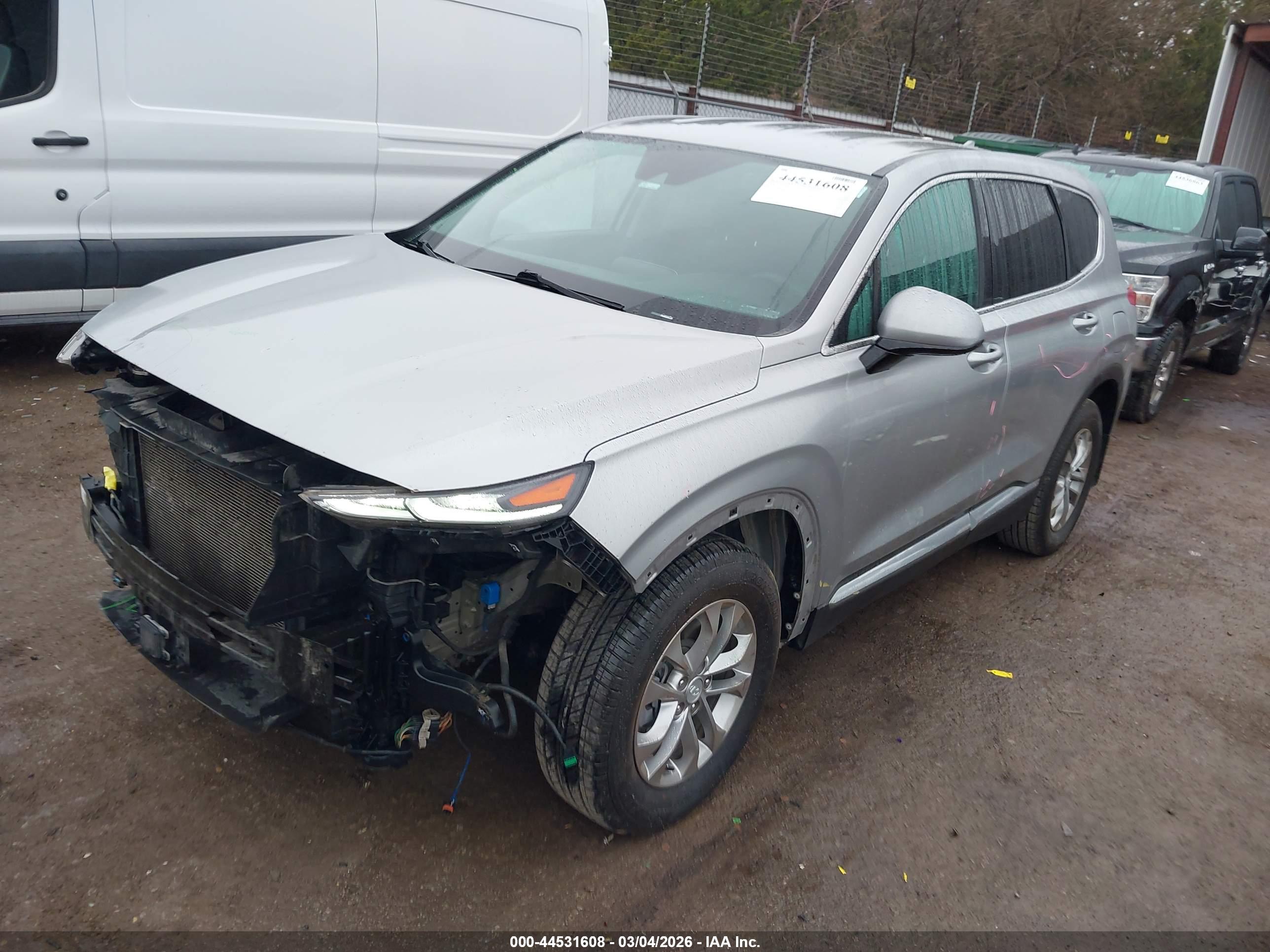 HYUNDAI SANTA image 2