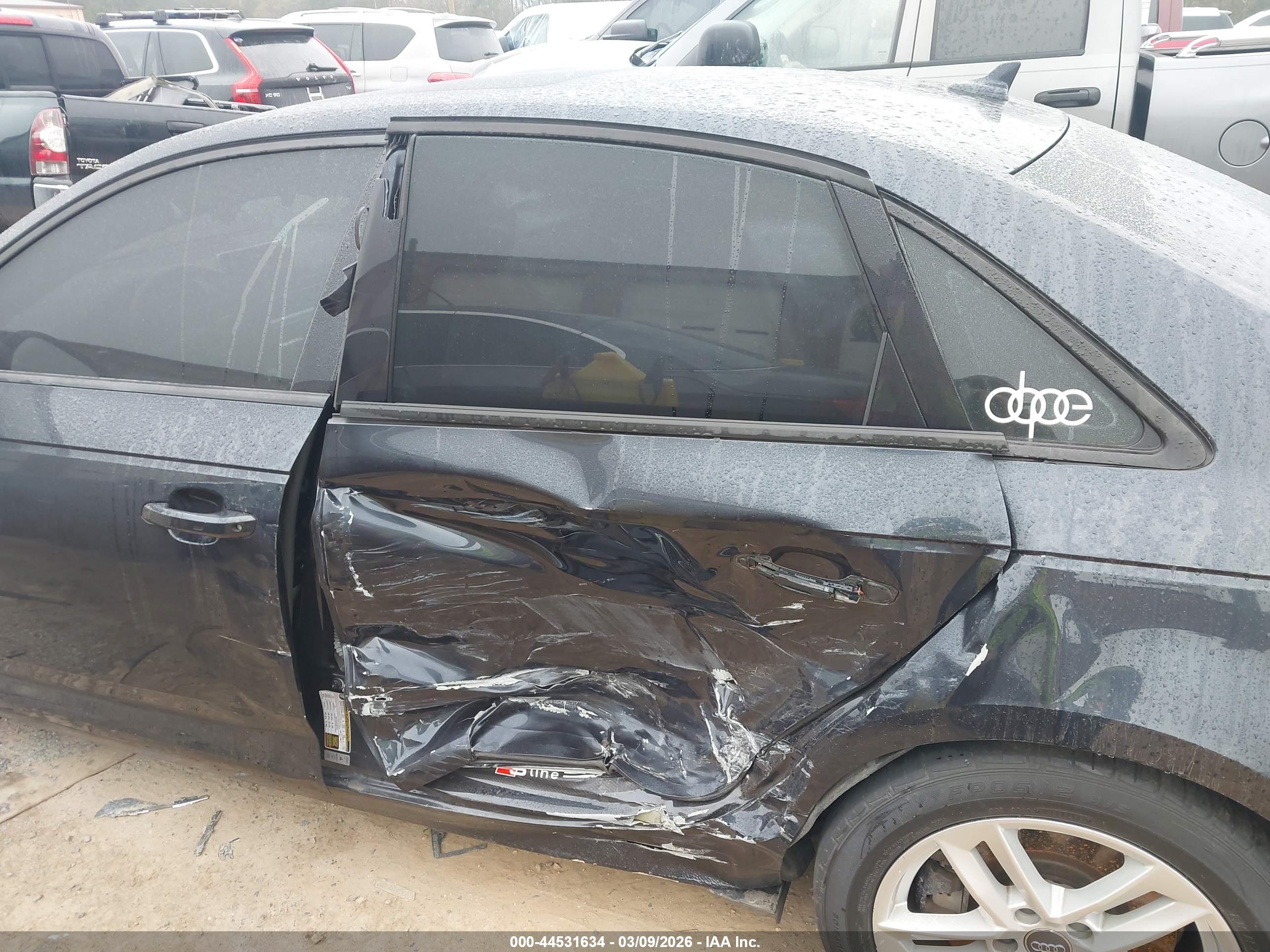AUDI A4 image 6
