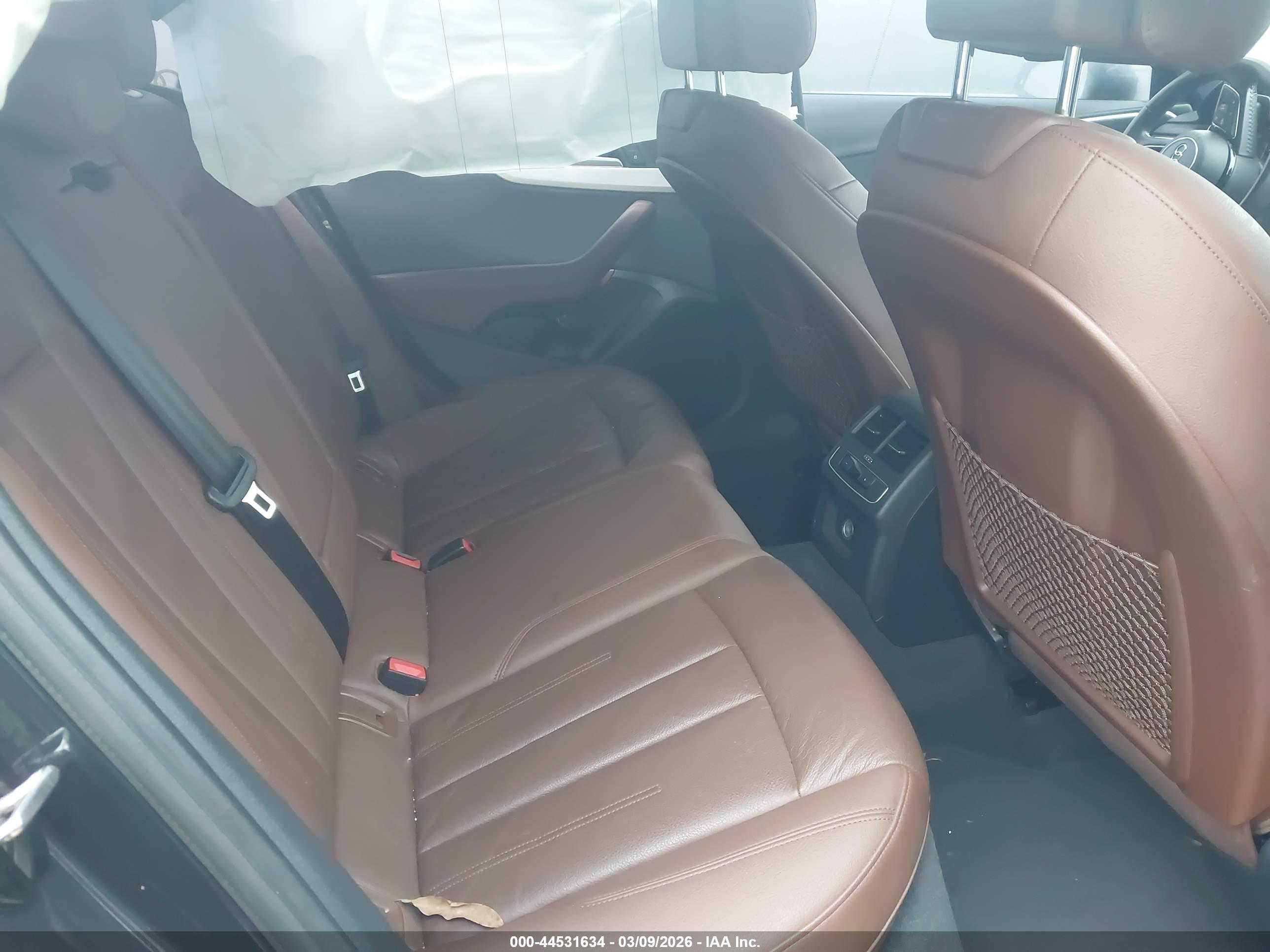 AUDI A4 image 8