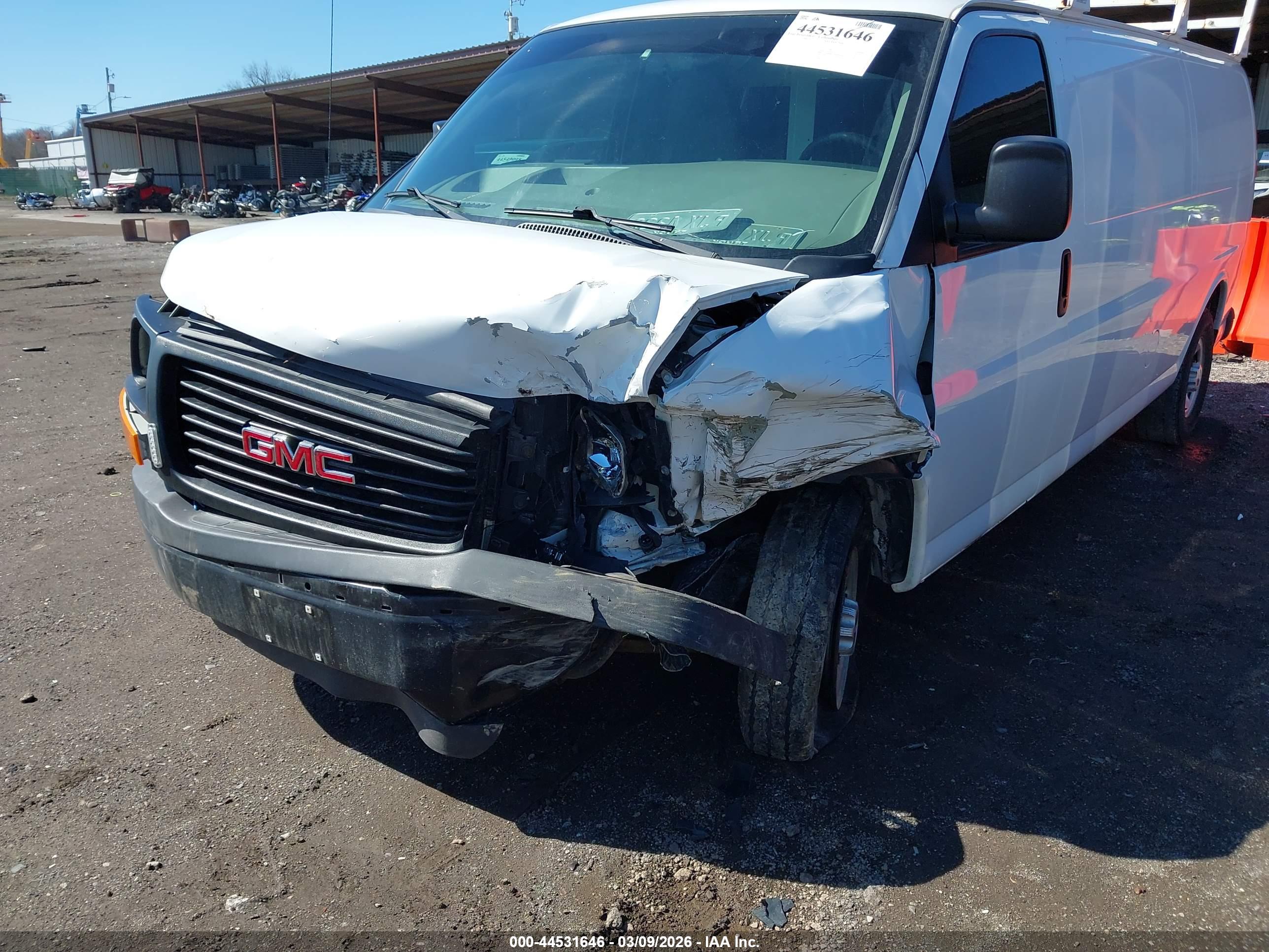 GMC SAVANA image 6