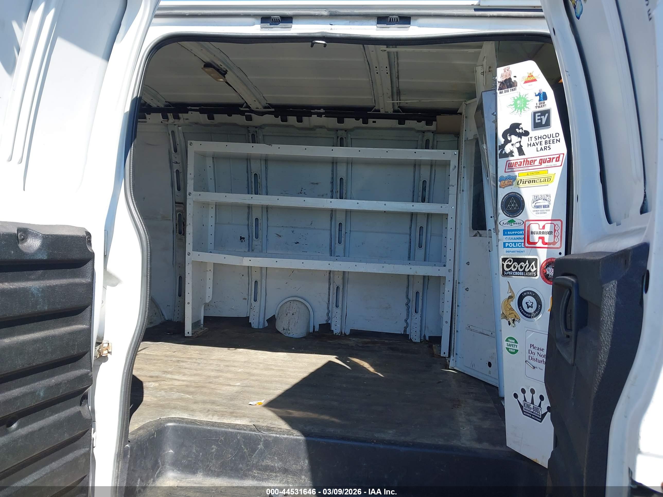 GMC SAVANA image 8
