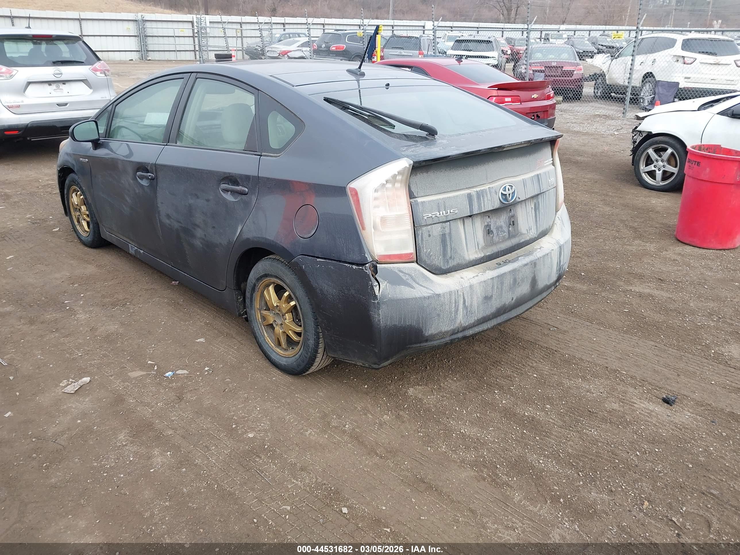 TOYOTA PRIUS image 3