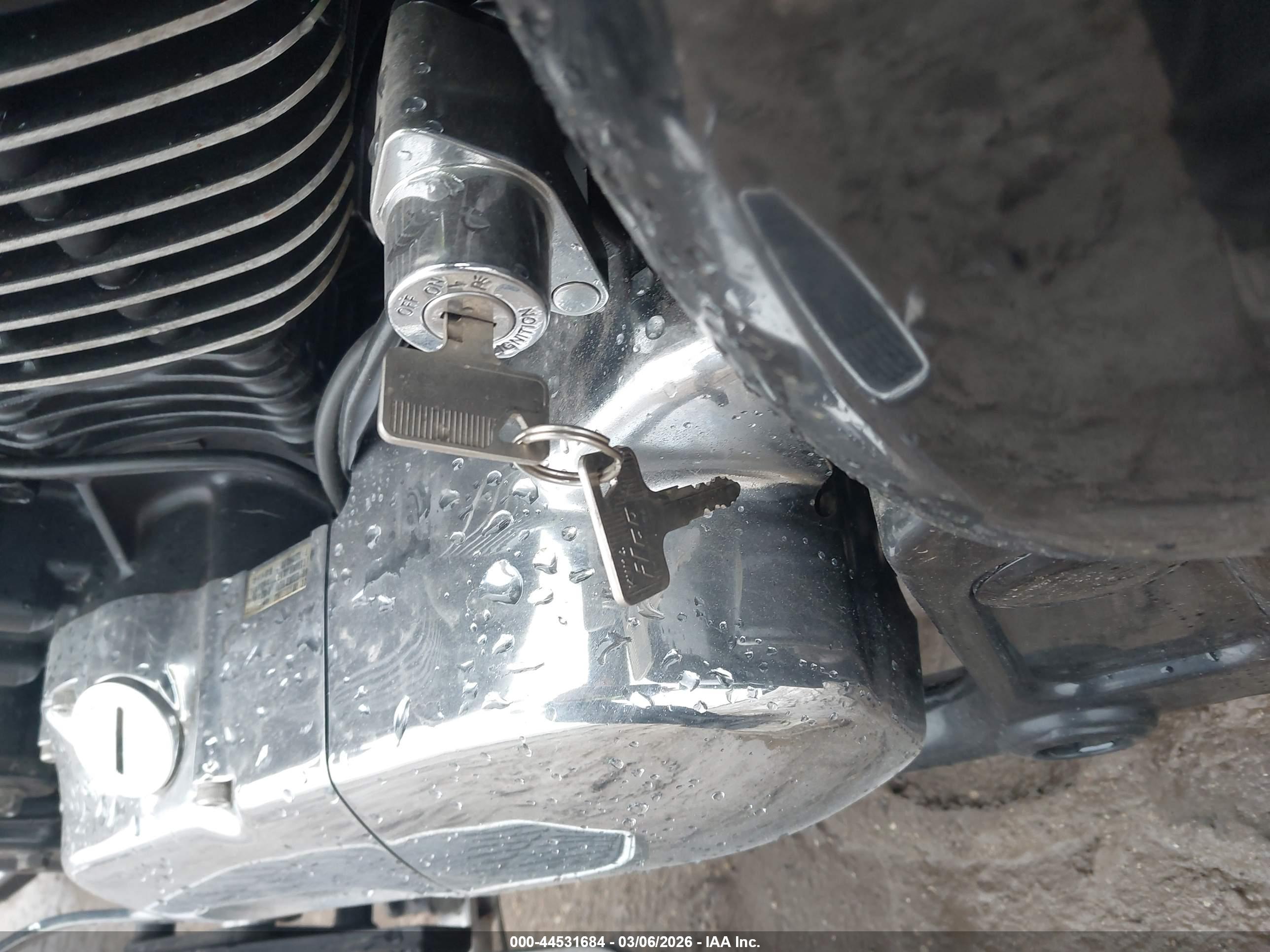KAWASAKI VN800 image 11