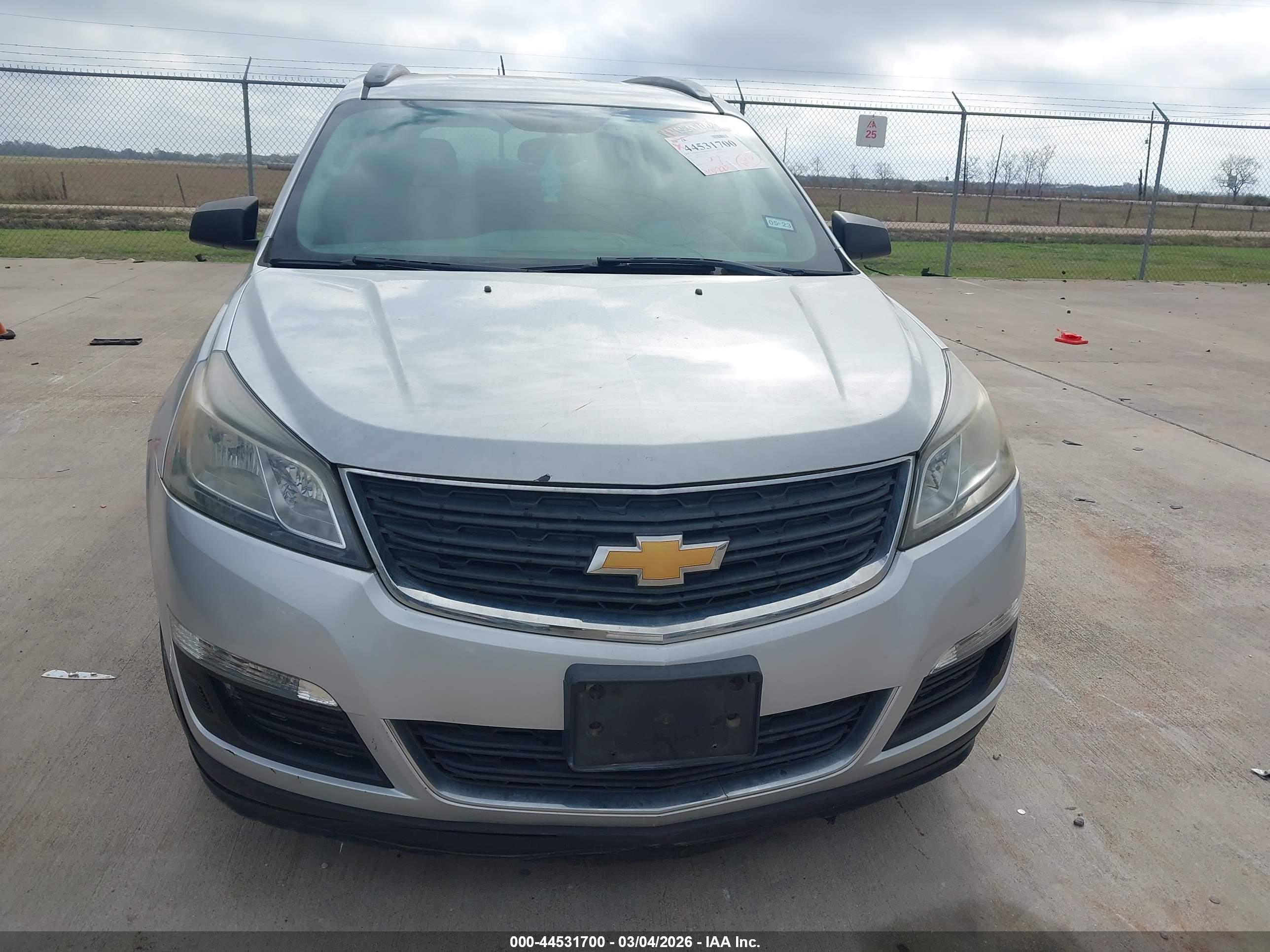 CHEVROLET TRAVERSE image 6