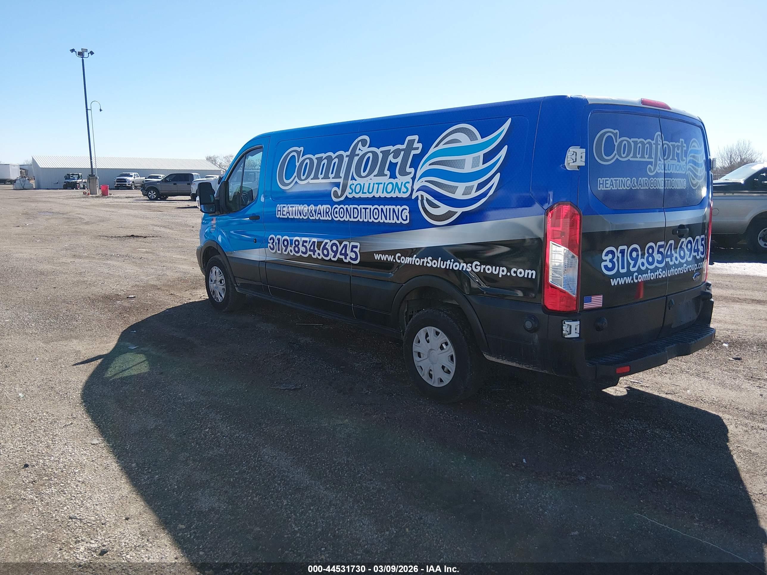 FORD TRANSIT-250 image 3