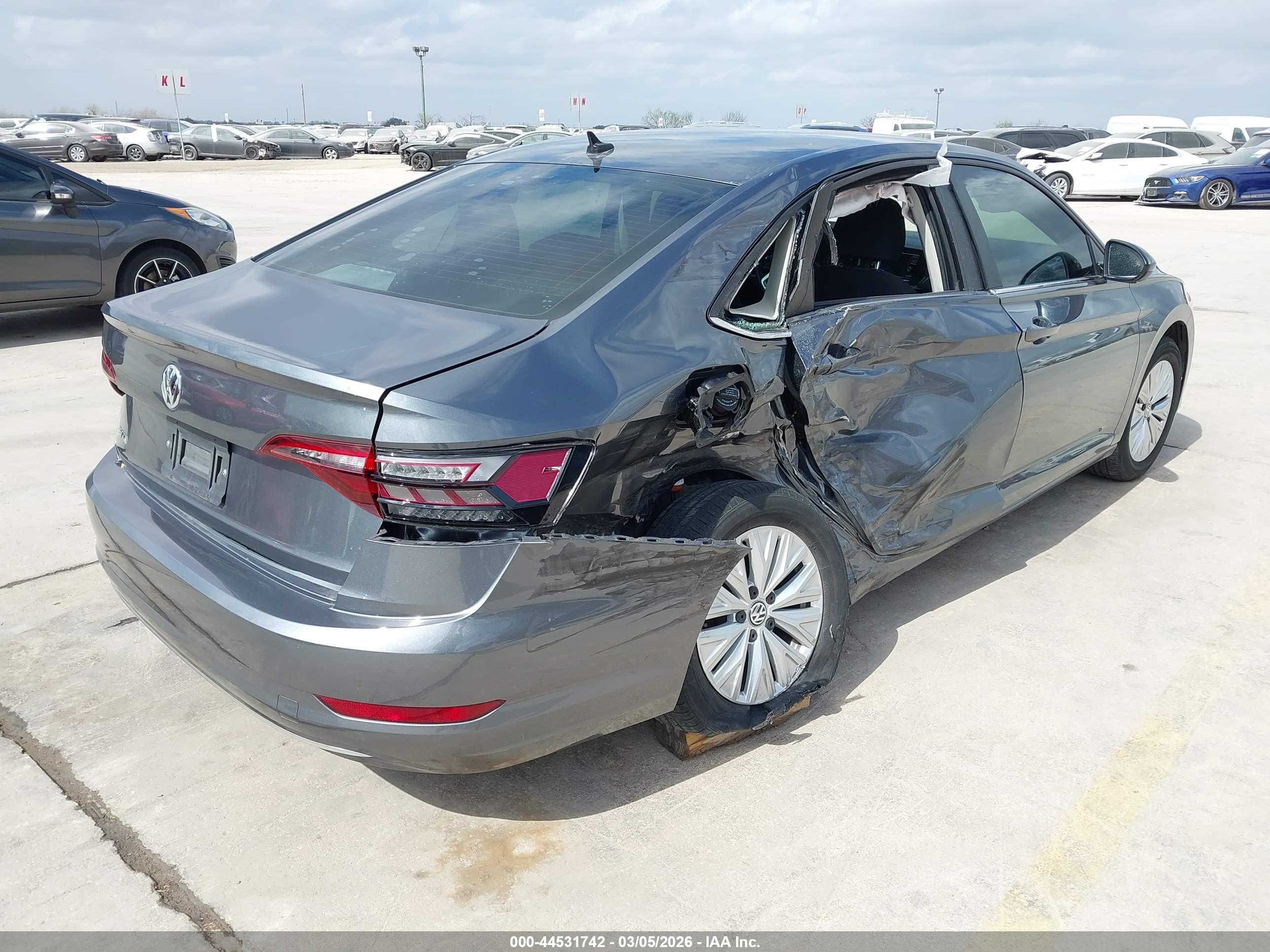 VOLKSWAGEN JETTA image 4