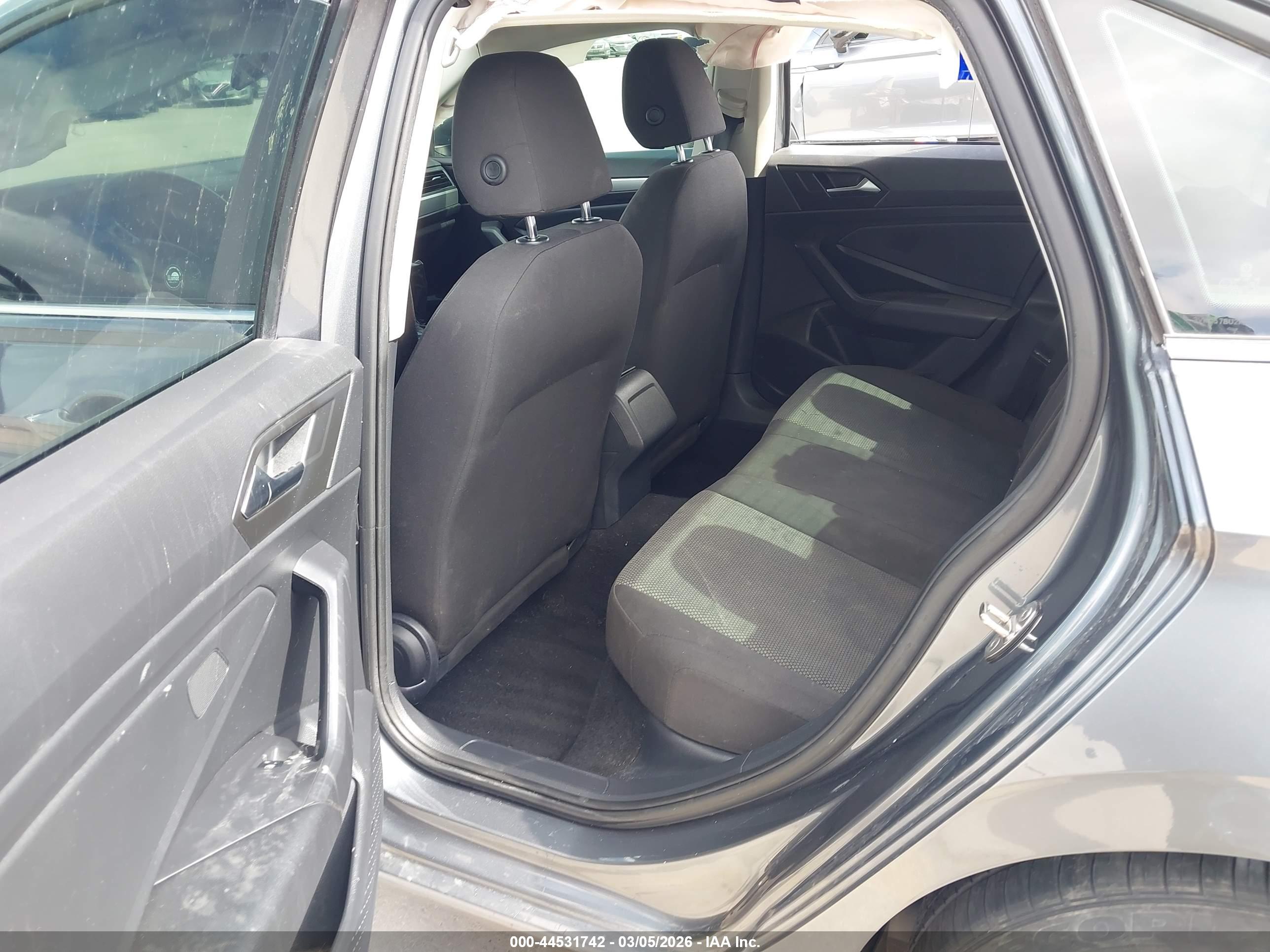 VOLKSWAGEN JETTA image 8