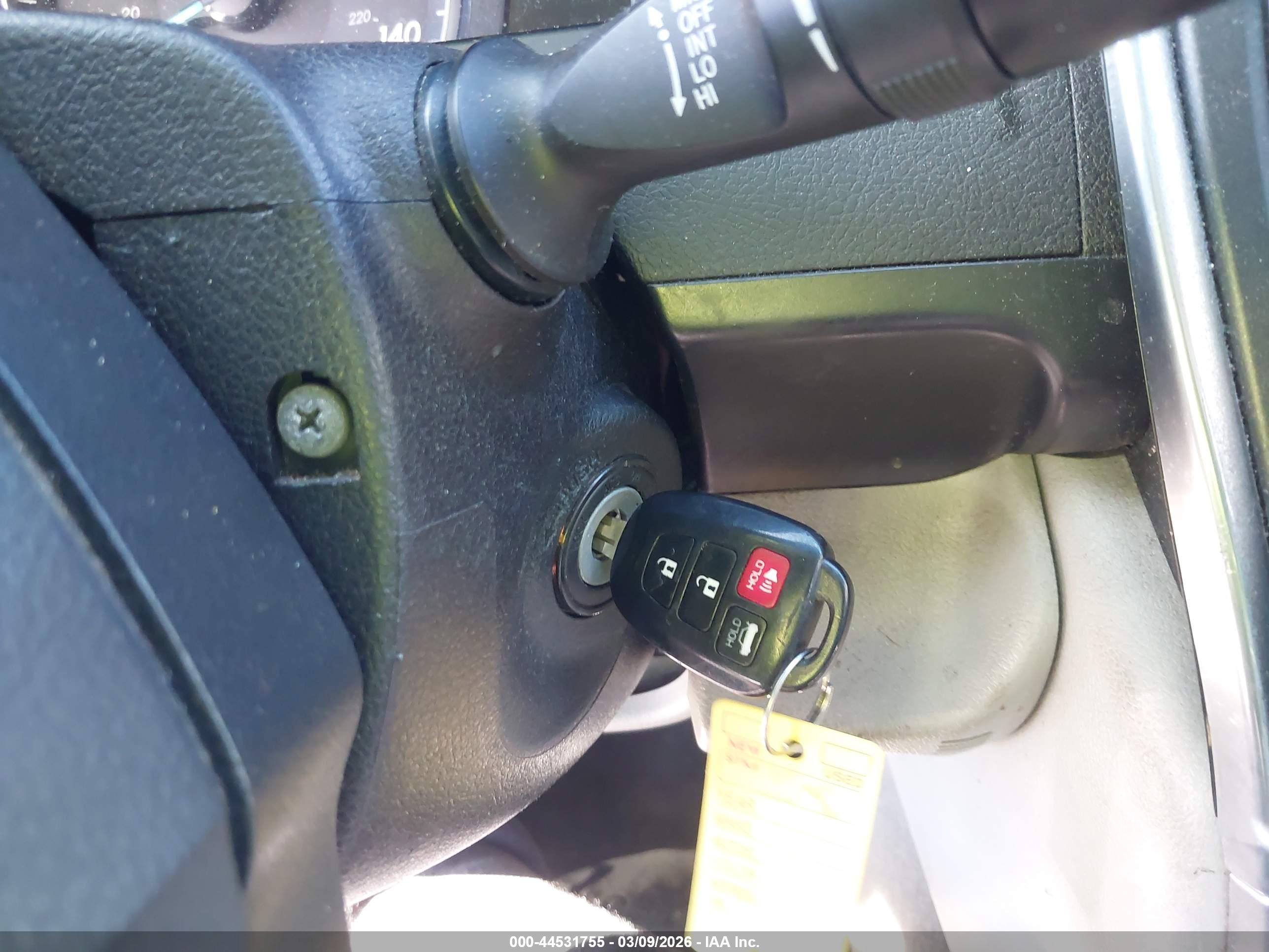 TOYOTA CAMRY image 11