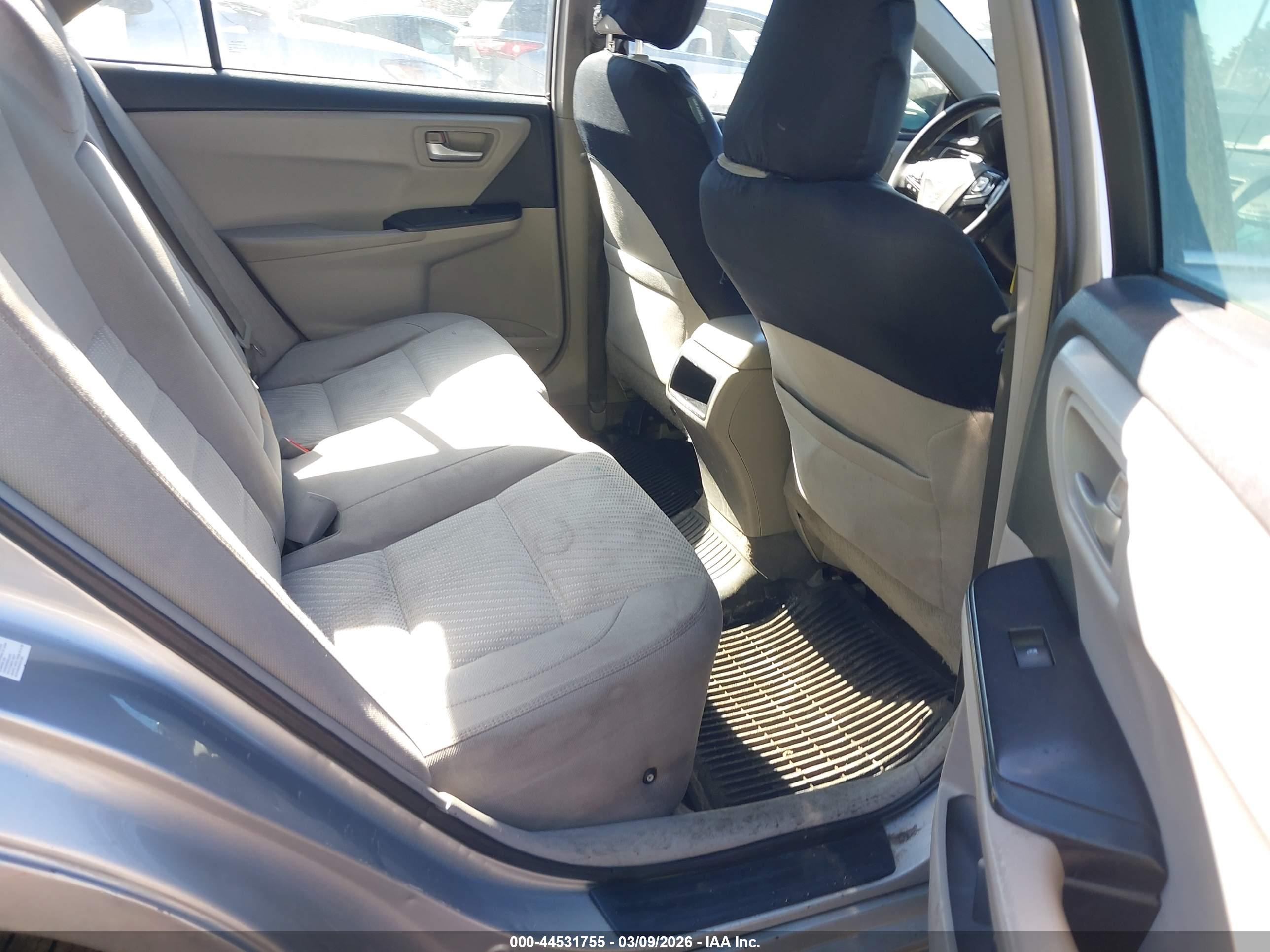 TOYOTA CAMRY image 8