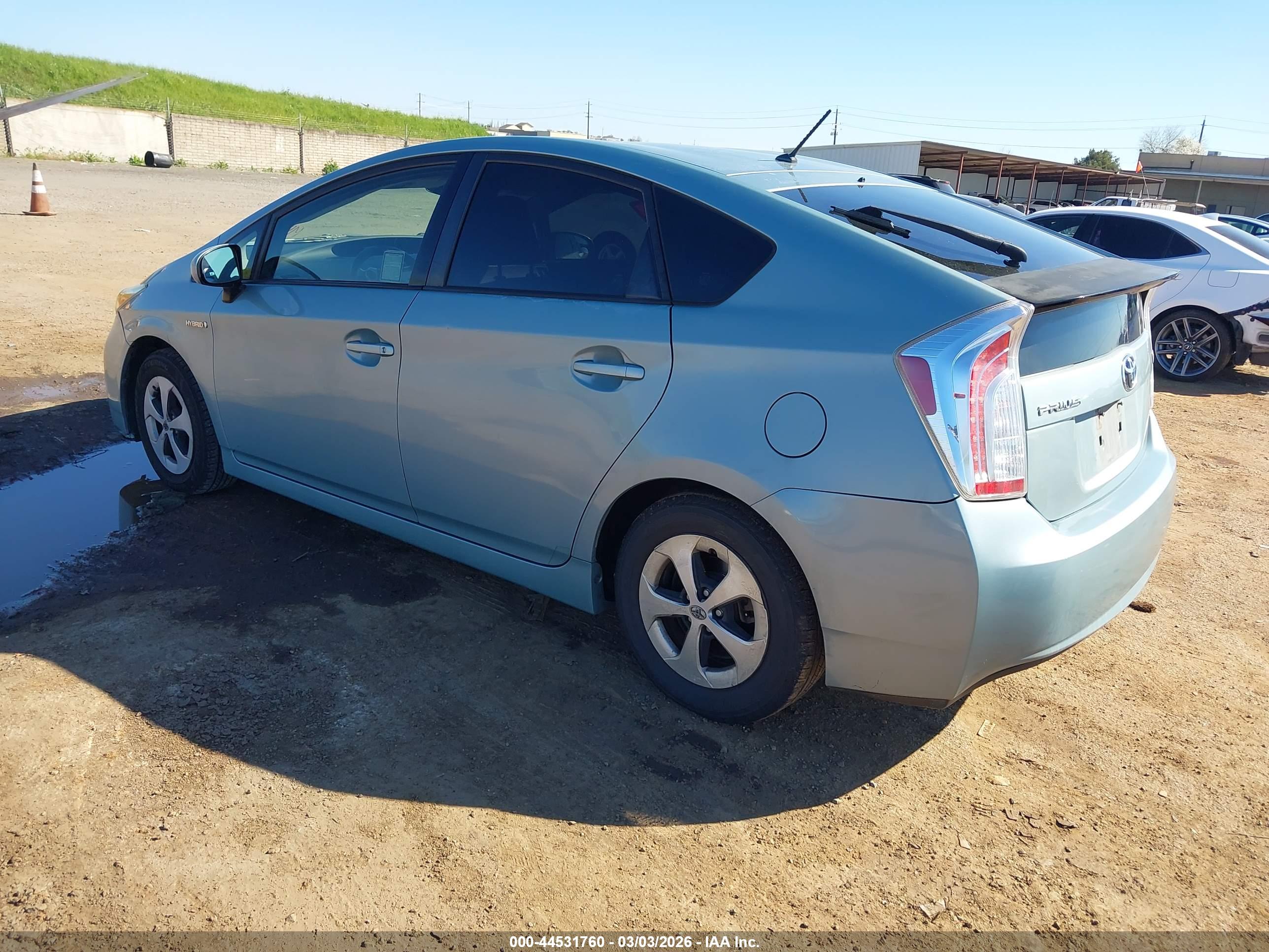 TOYOTA PRIUS image 3