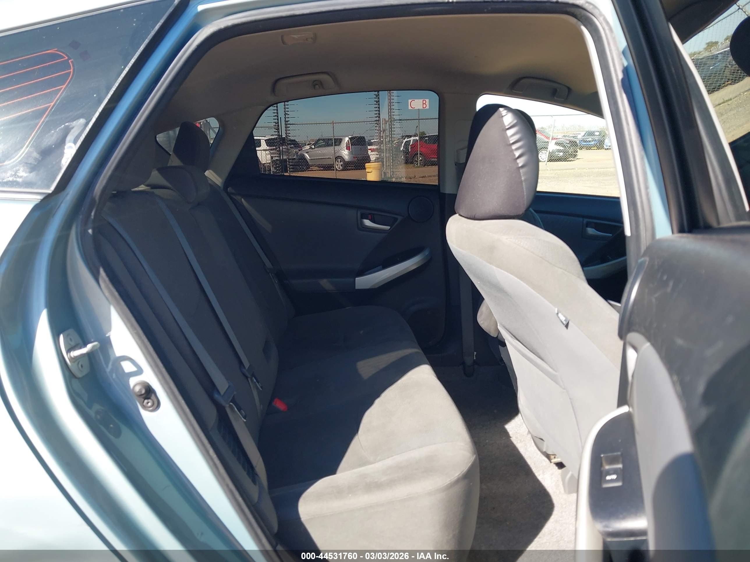 TOYOTA PRIUS image 8
