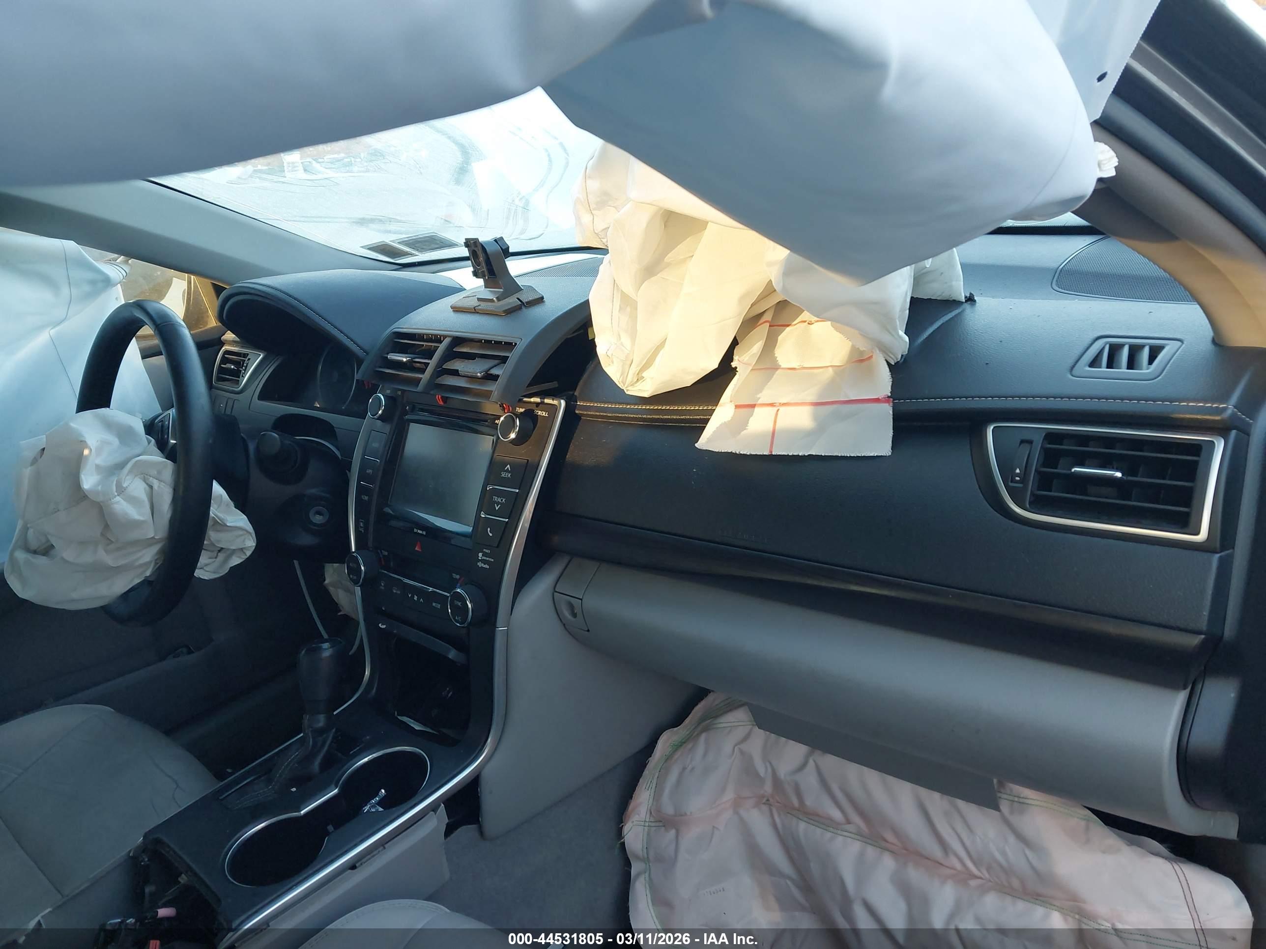 TOYOTA CAMRY image 5