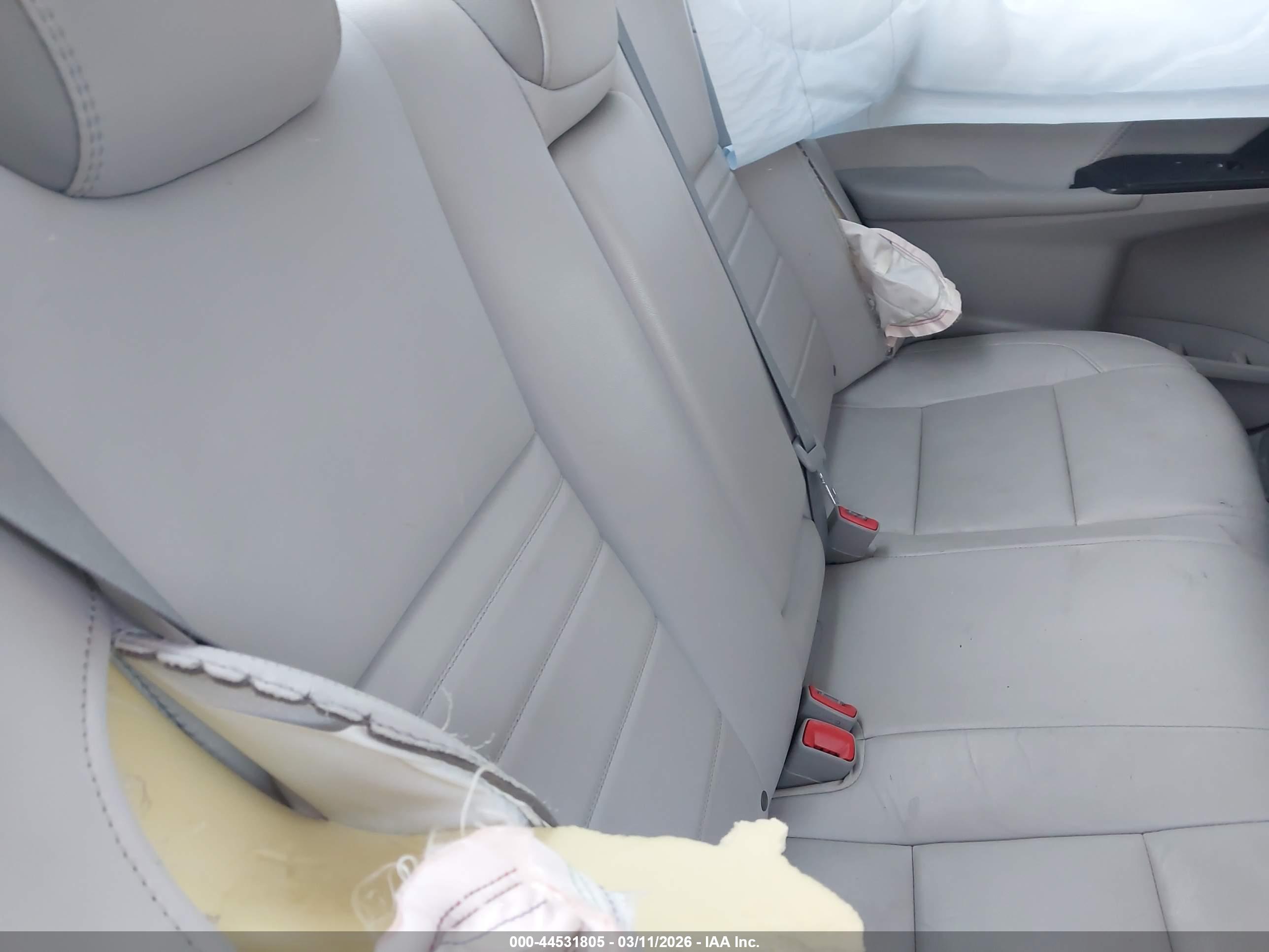 TOYOTA CAMRY image 8