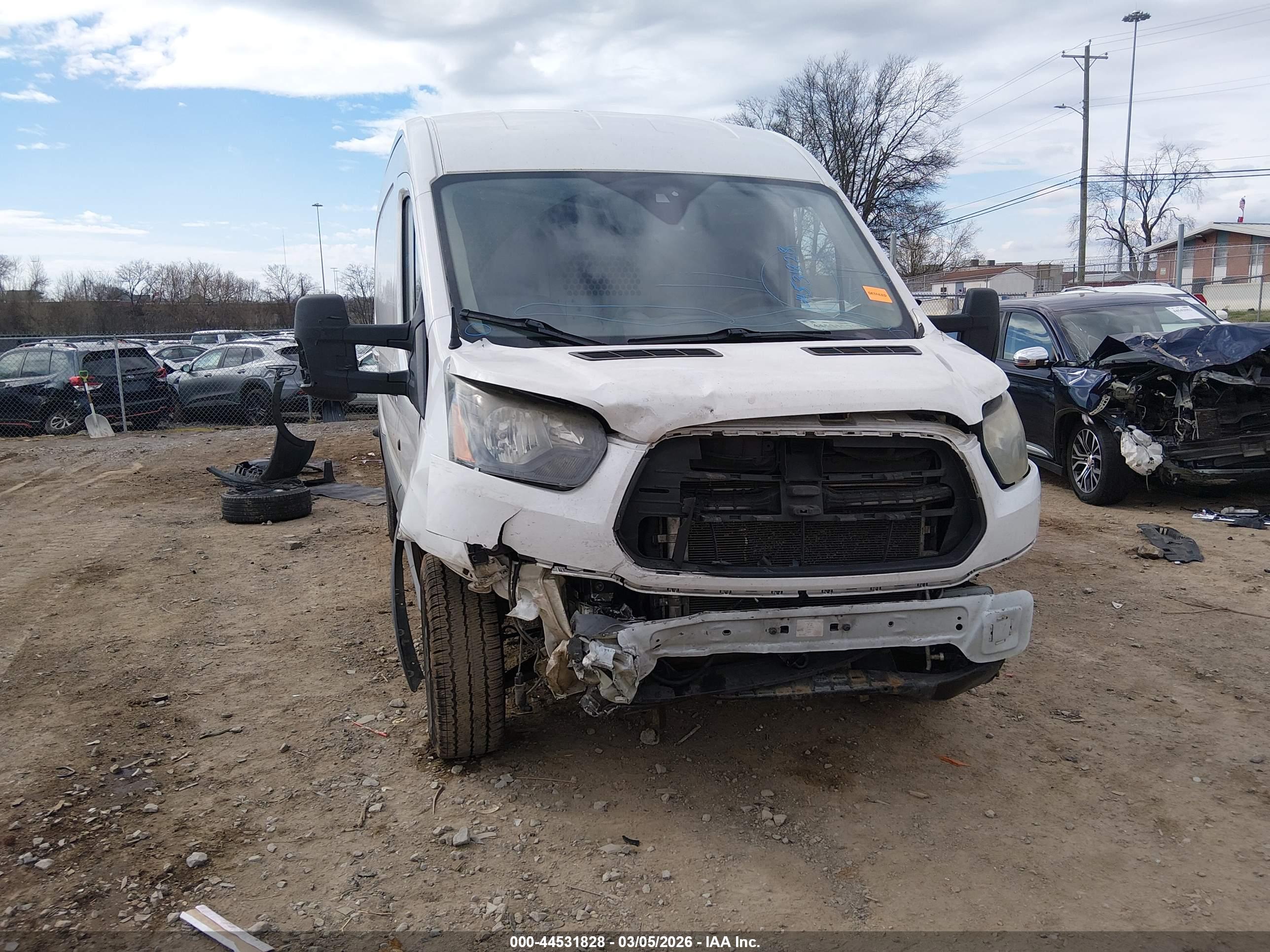 FORD TRANSIT-150 image 6